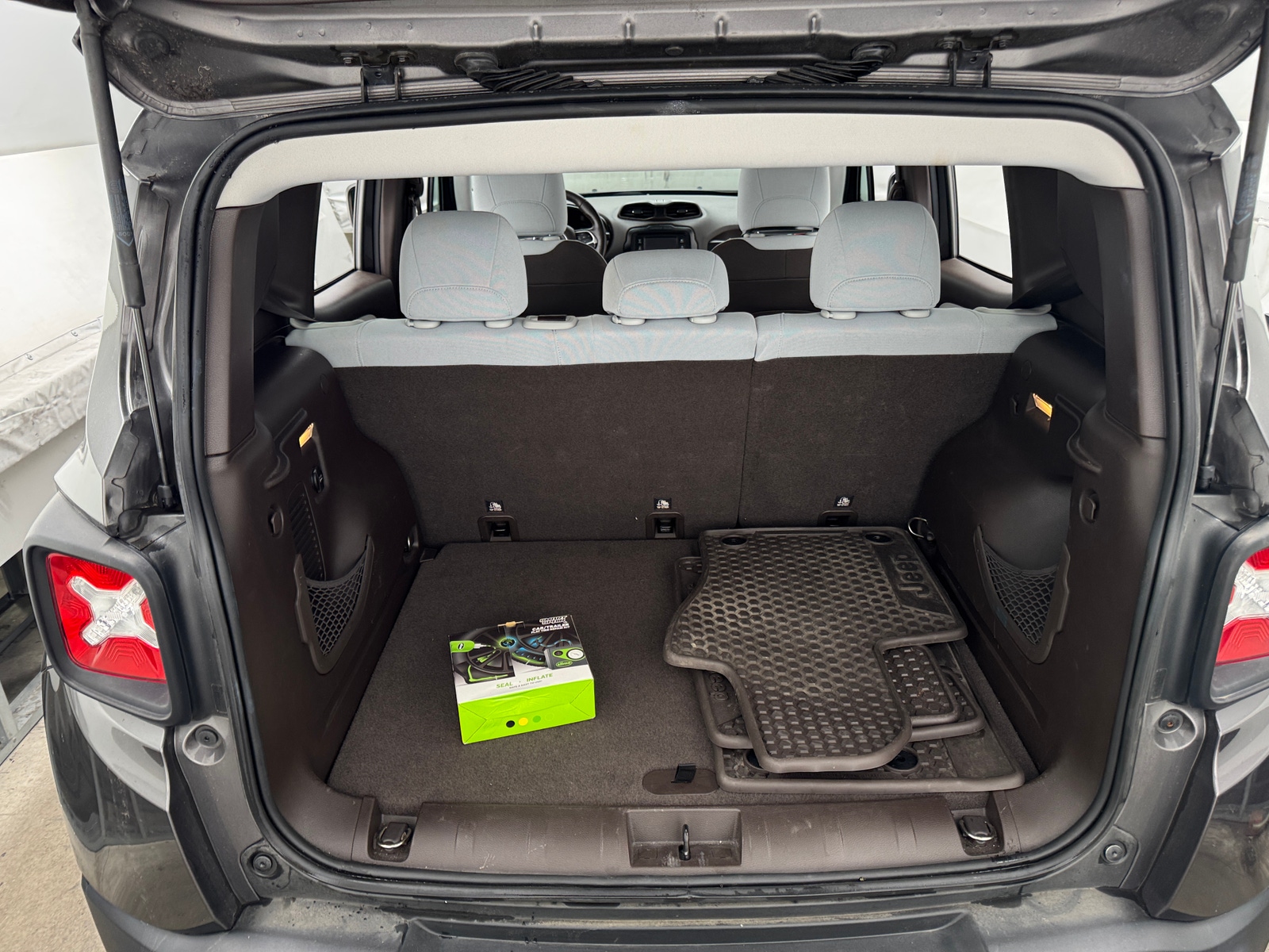 Thumbnail: 2016 Jeep Renegade - 7