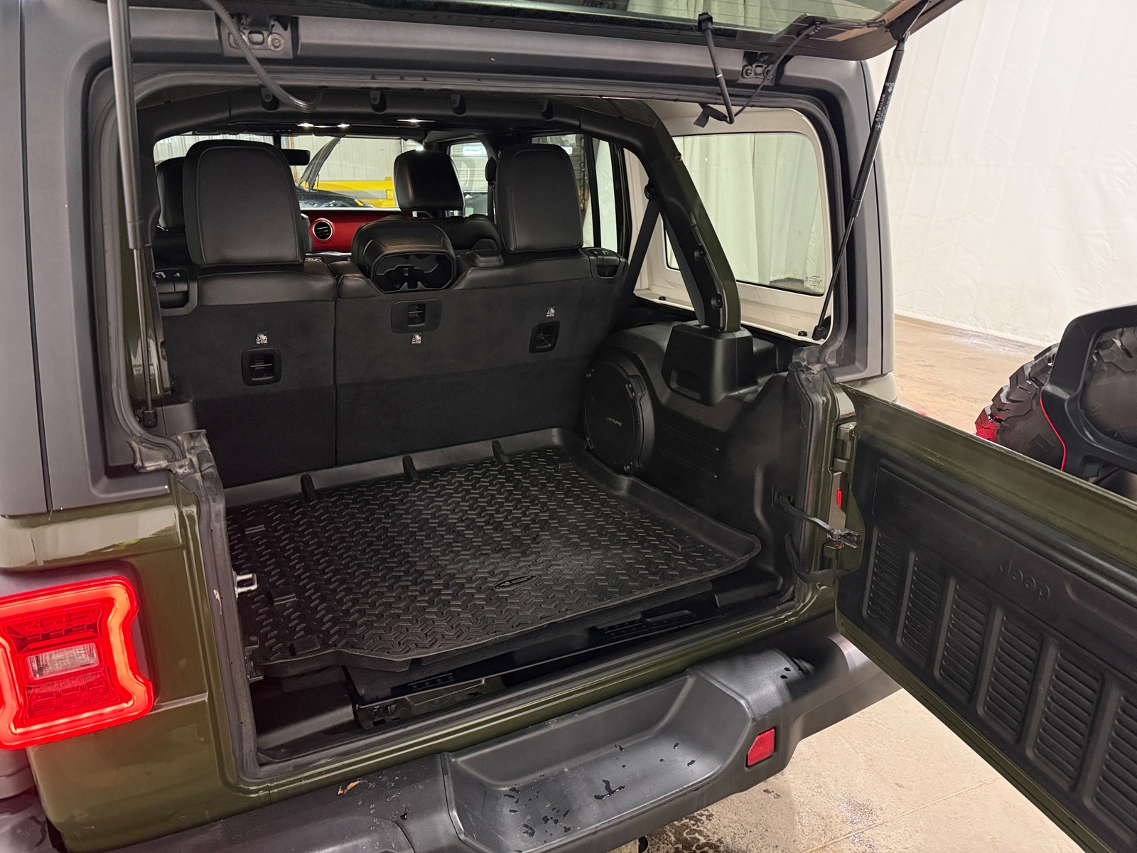 Thumbnail: 2020 Jeep Wrangler - 7