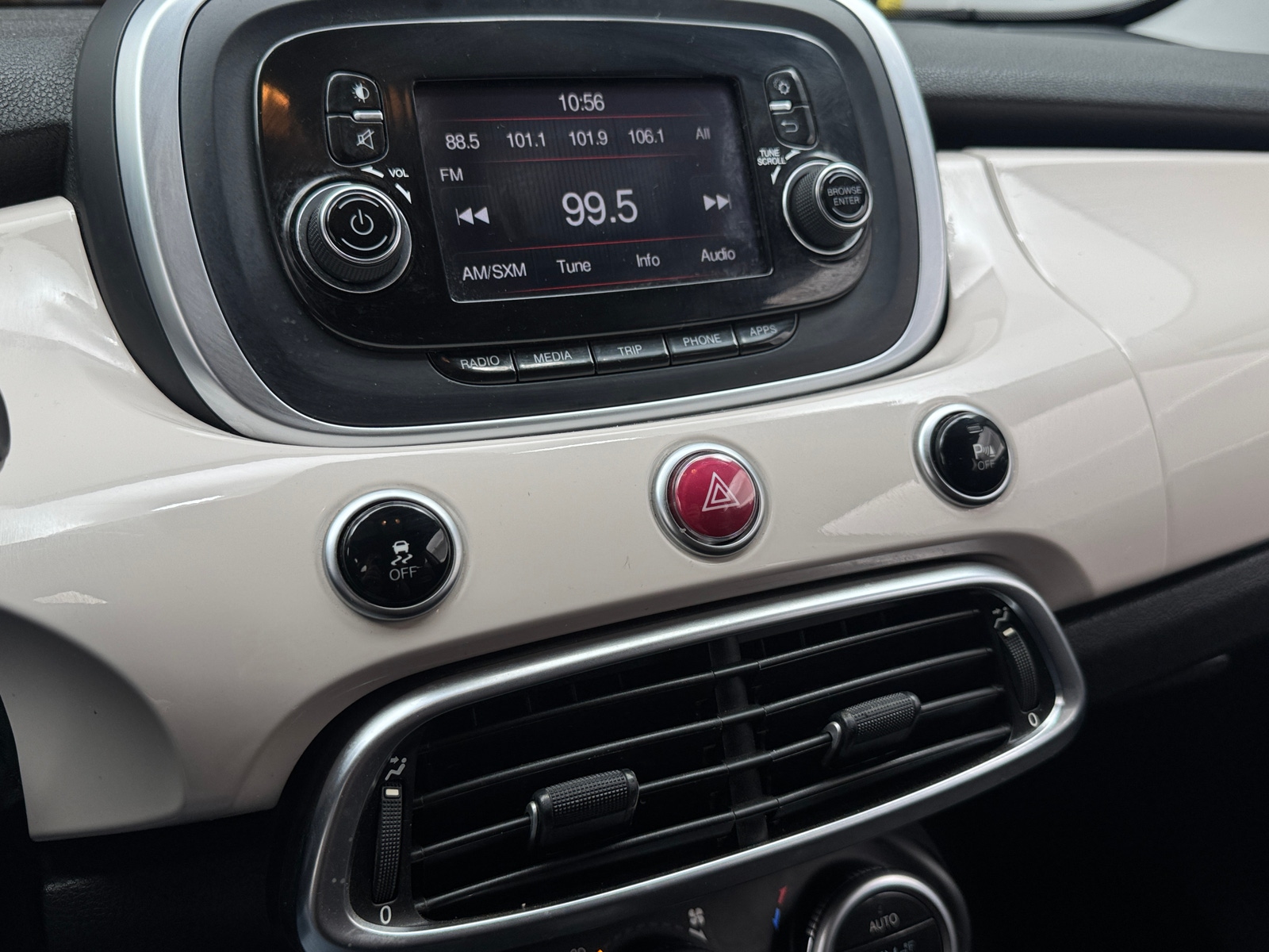 Thumbnail: 2016 Fiat 500X - 4