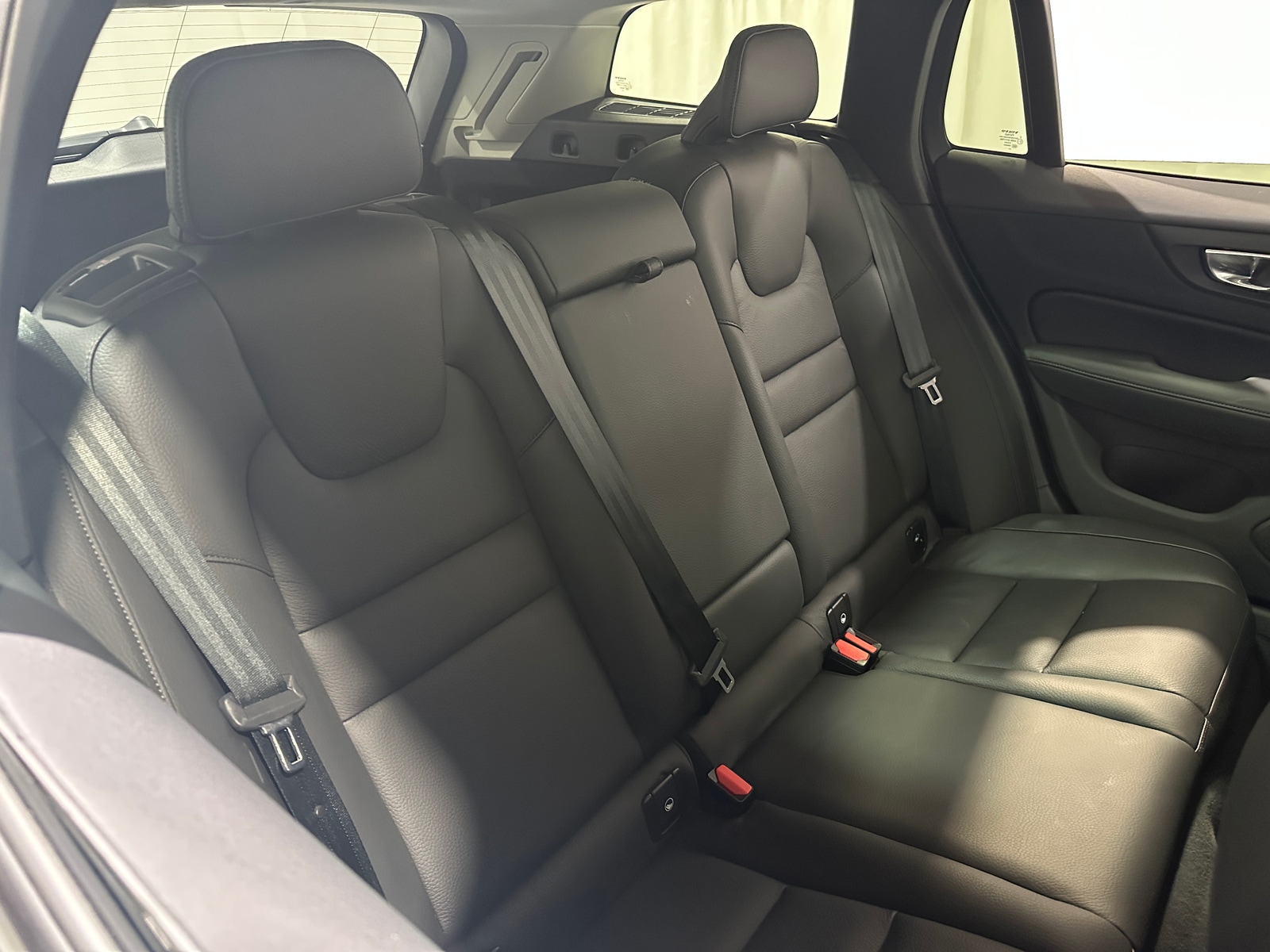 Thumbnail: 2025 Volvo V60 - 5