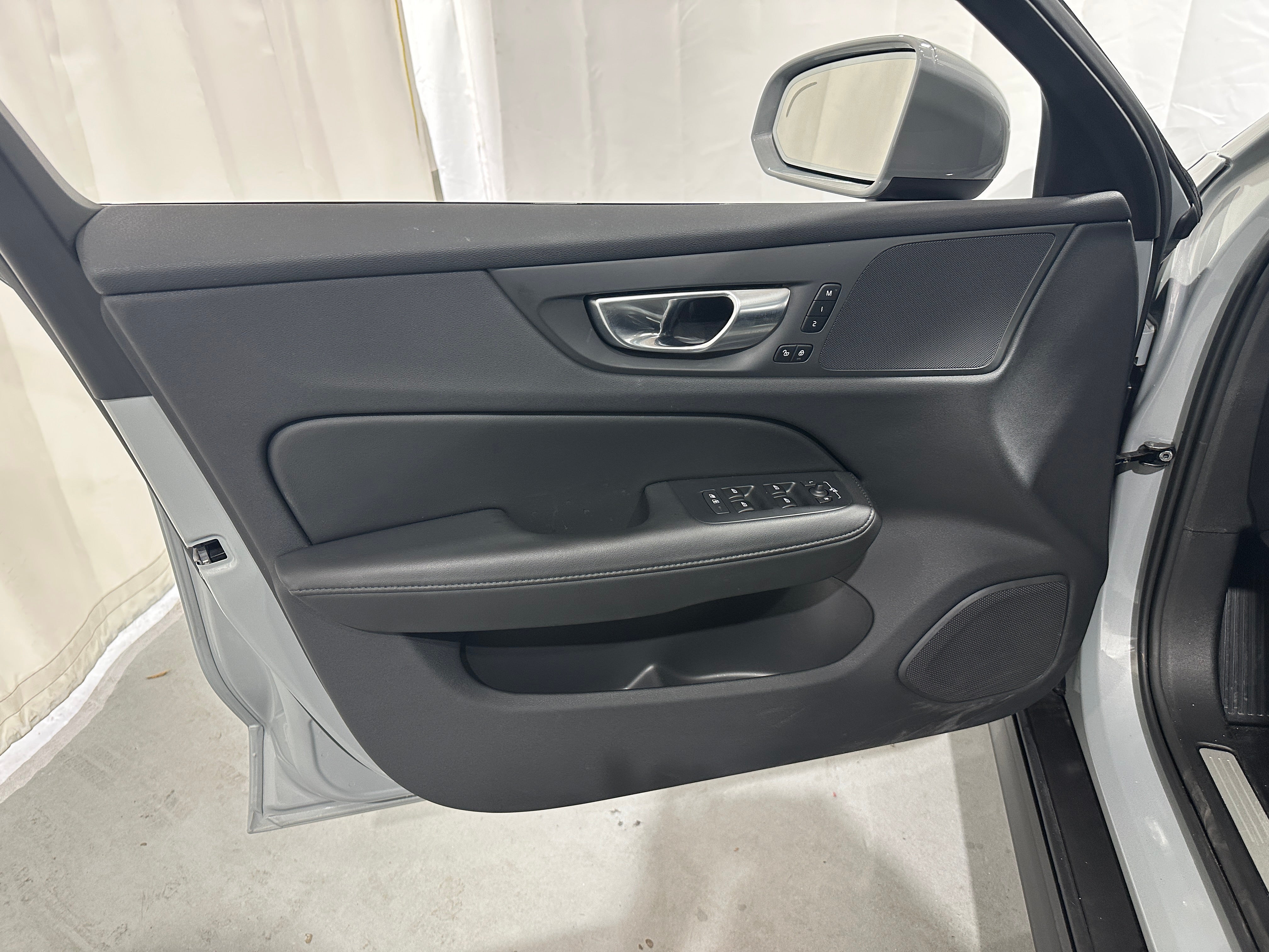 2025 Volvo V60 Cross Country