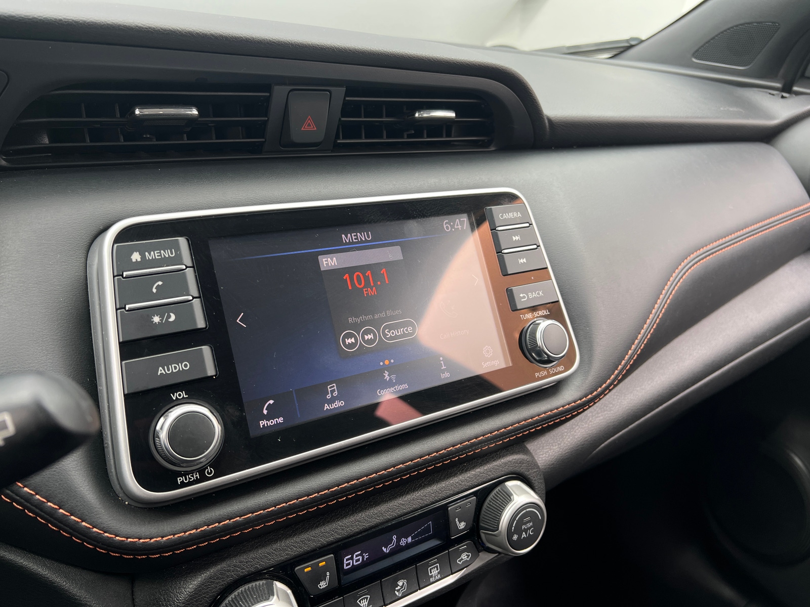 Thumbnail: 2019 Nissan Kicks - 4