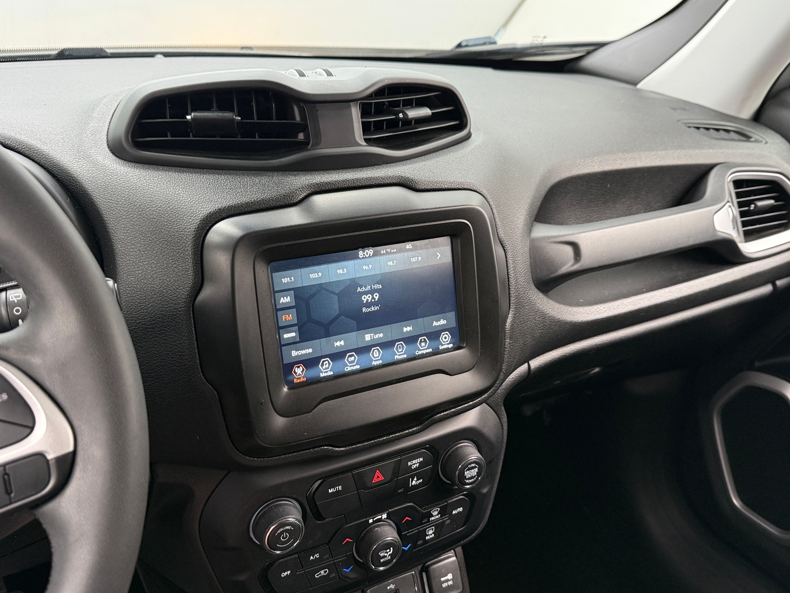 Thumbnail: 2021 Jeep Renegade - 4