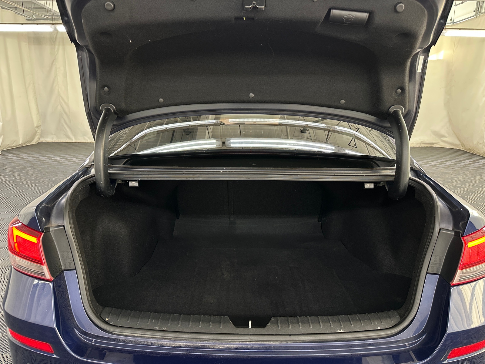 Thumbnail: 2019 Kia Optima - 6