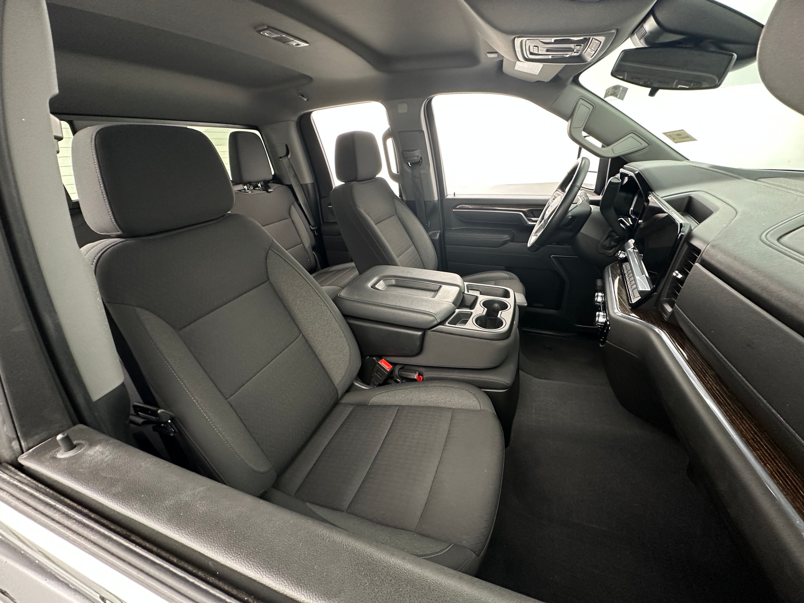 Thumbnail: 2025 GMC Sierra 2500 - 2