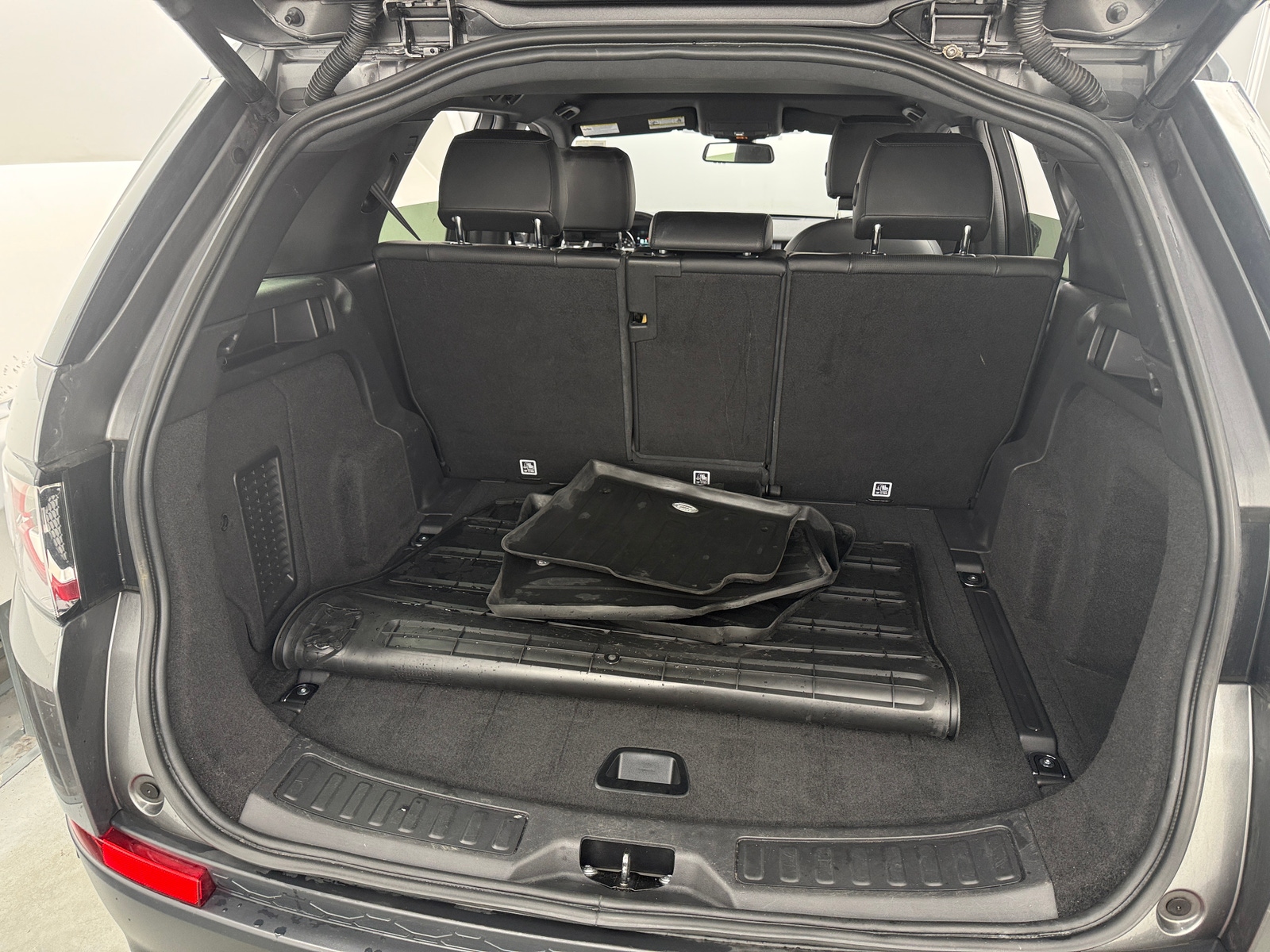 Thumbnail: 2019 Land Rover Discovery Sport - 6