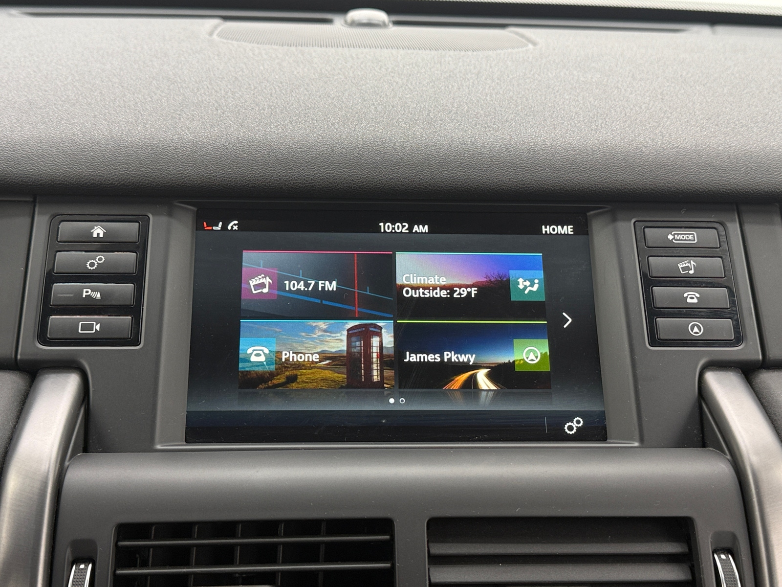 Thumbnail: 2019 Land Rover Discovery Sport - 3