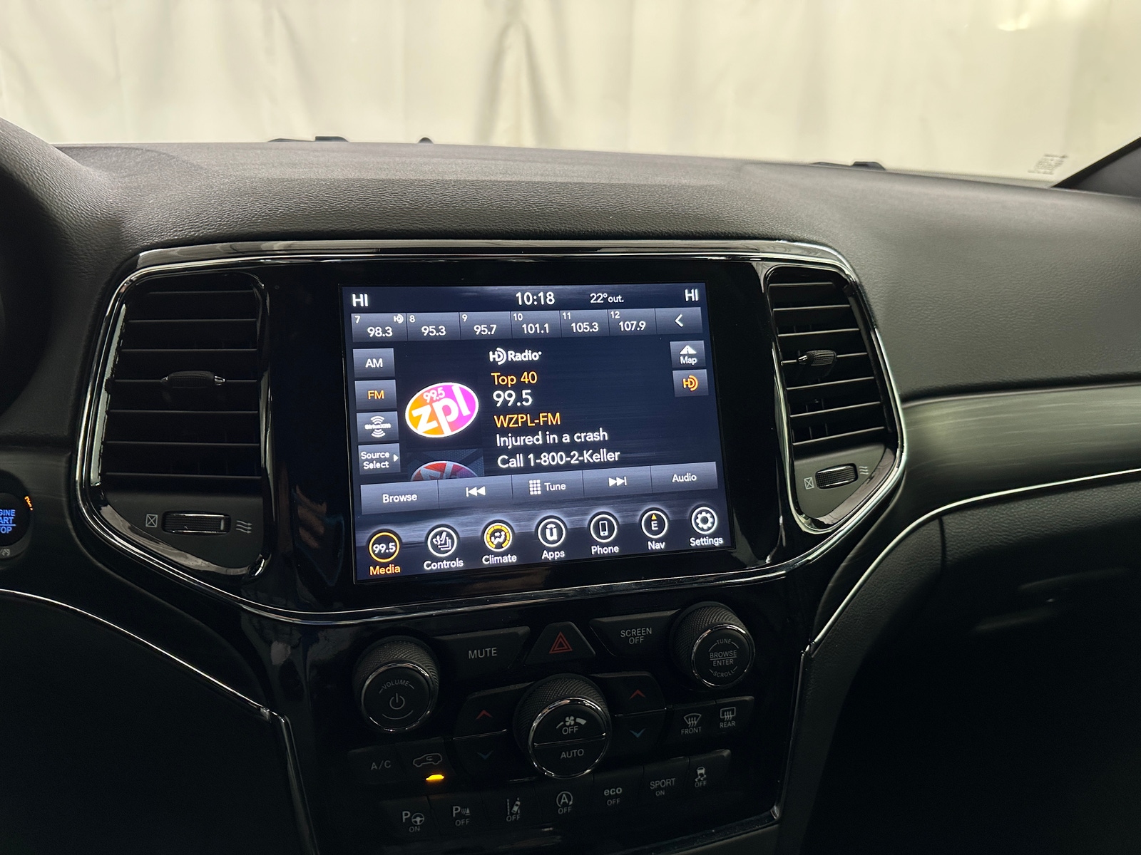 Thumbnail: 2021 Jeep Grand Cherokee - 3