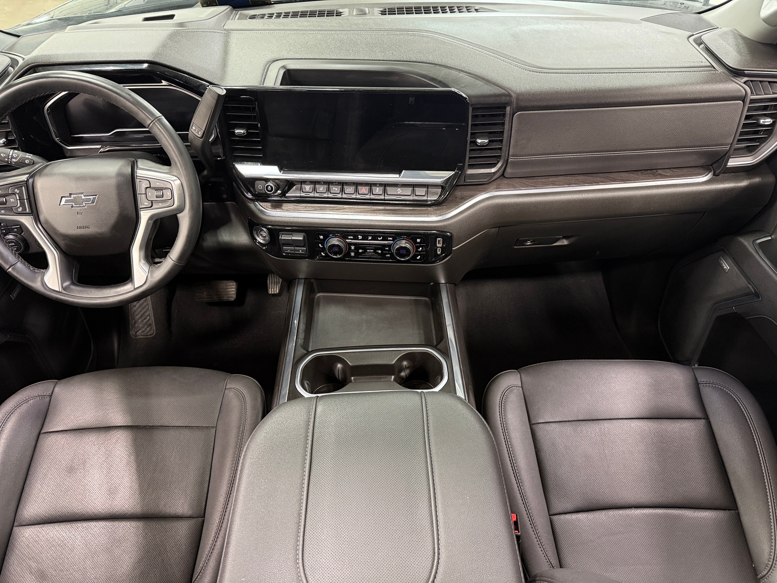 Thumbnail: 2024 Chevrolet Silverado 3500 - 2