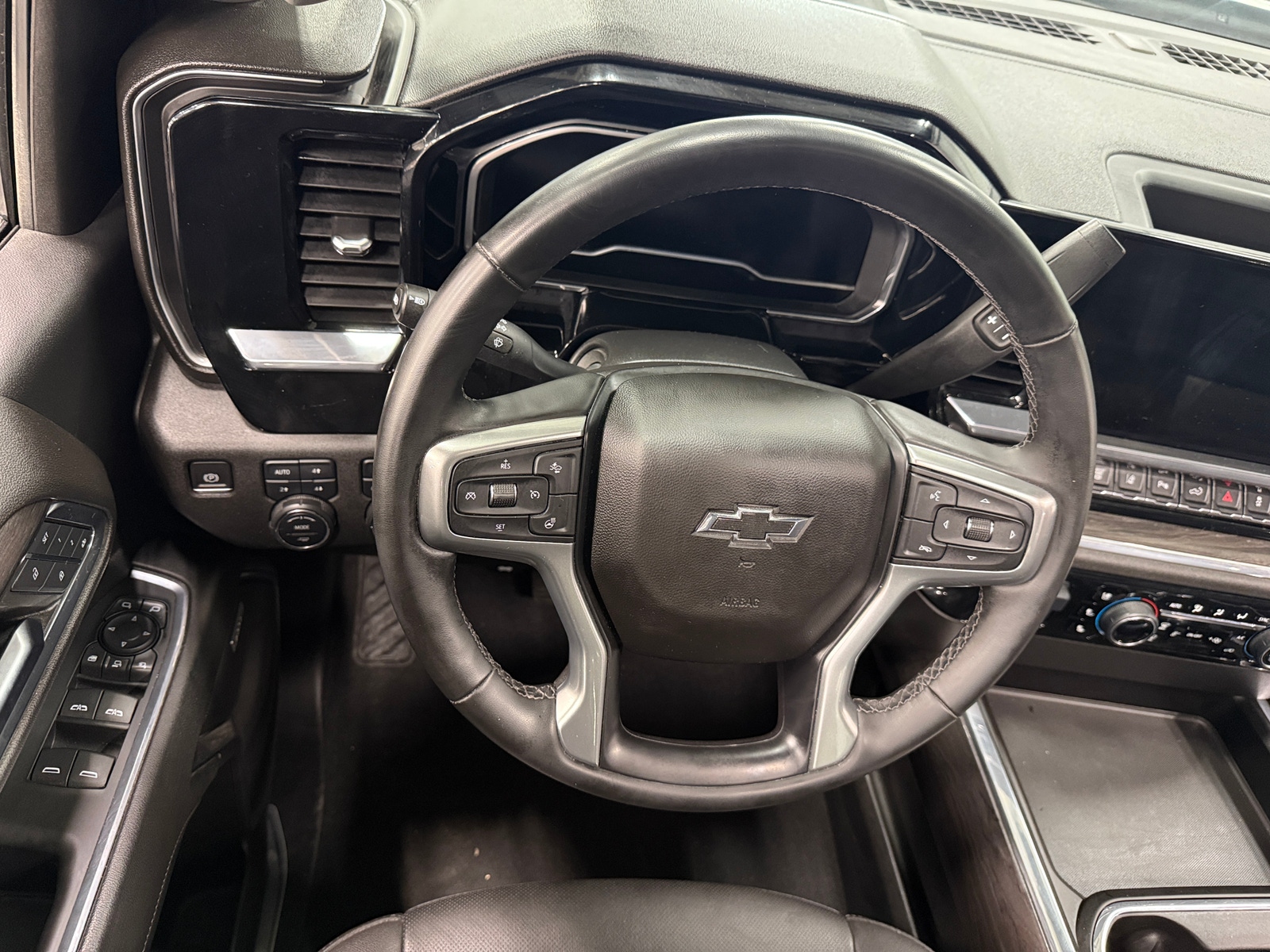 Thumbnail: 2024 Chevrolet Silverado 3500 - 4