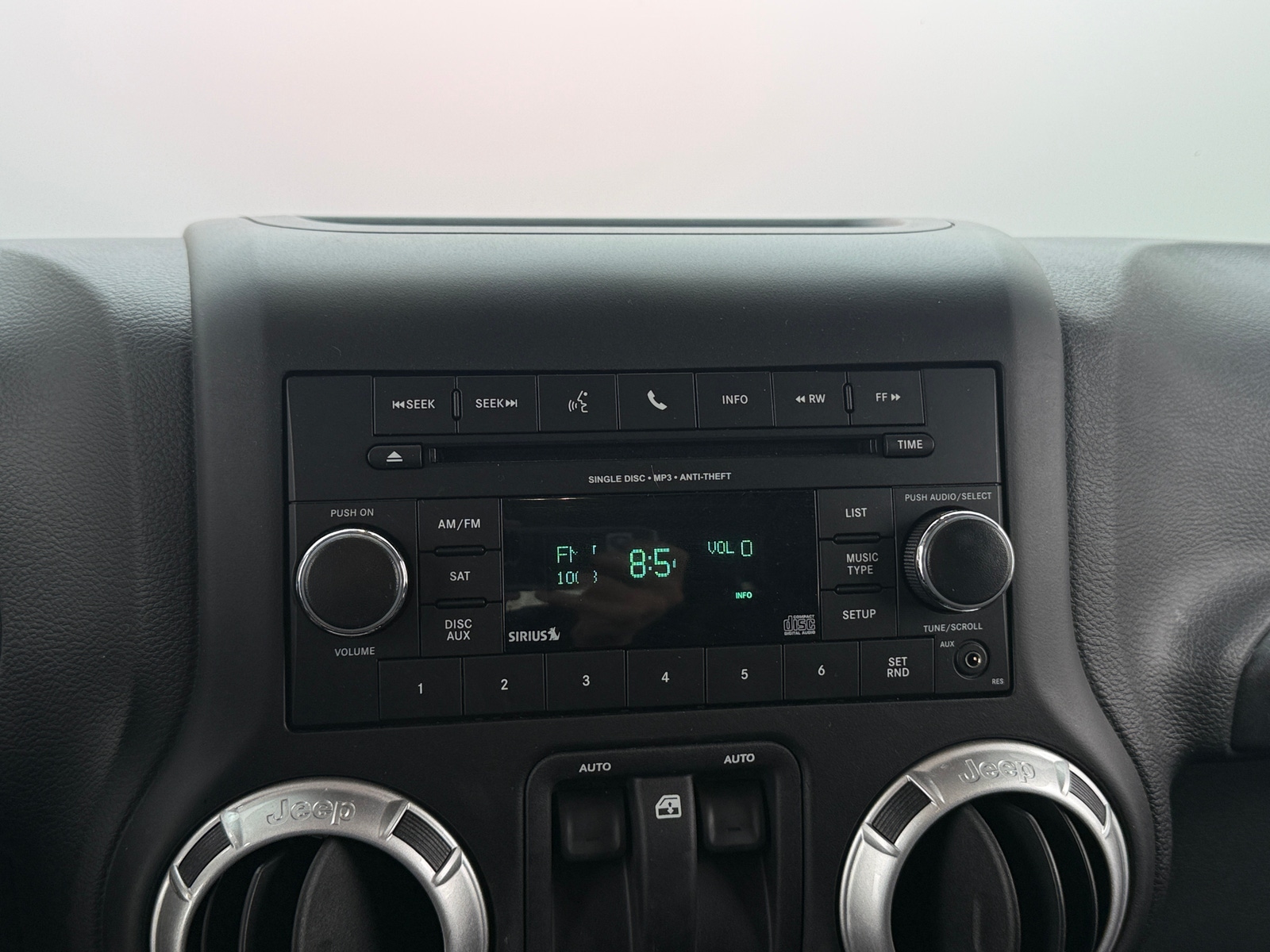 Thumbnail: 2017 Jeep Wrangler - 3