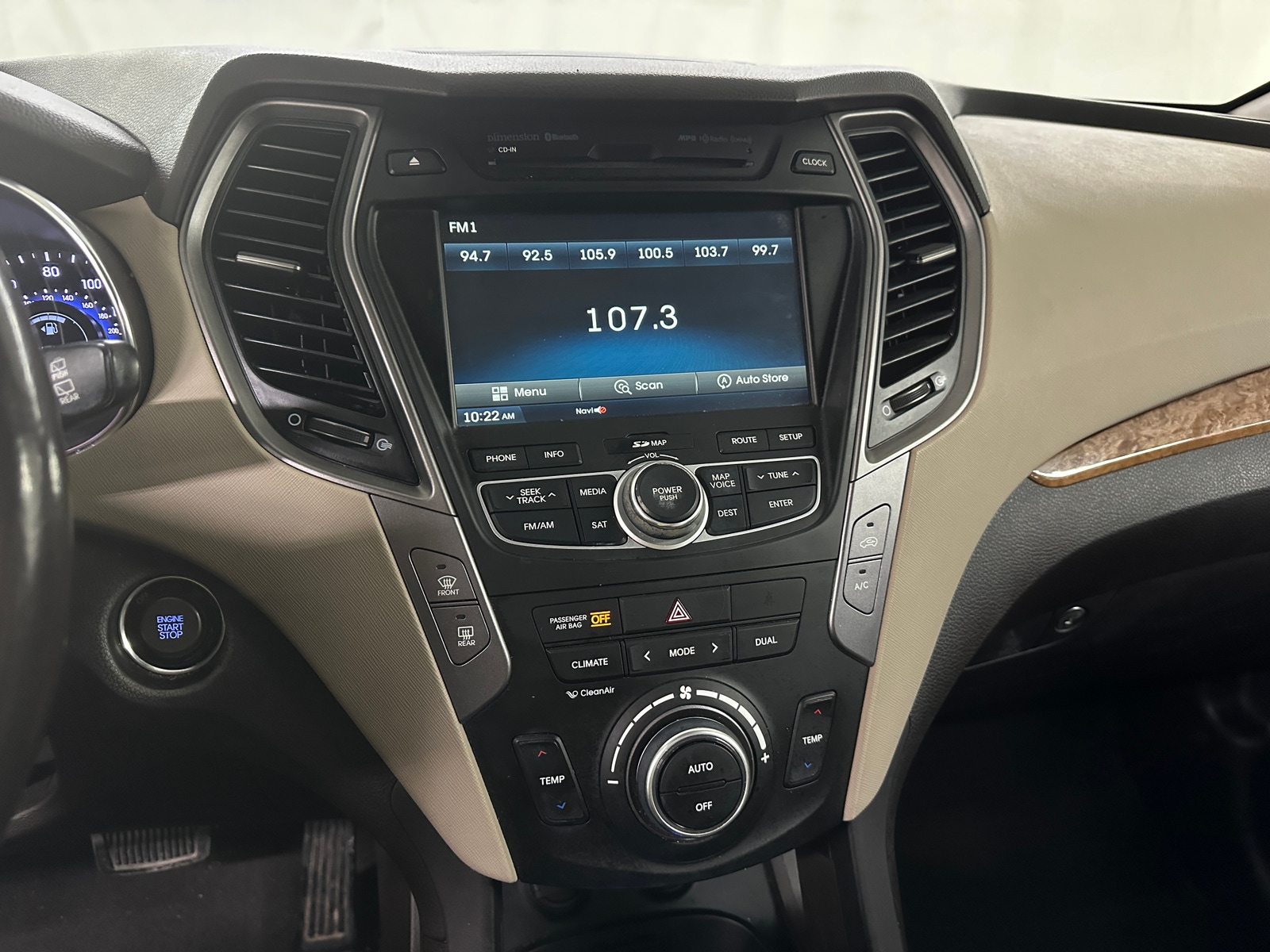 Thumbnail: 2014 Hyundai Santa Fe - 3