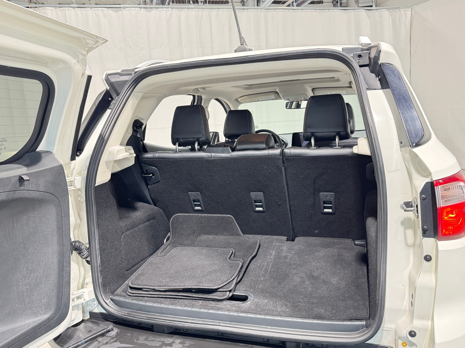 Thumbnail: 2019 Ford EcoSport - 7