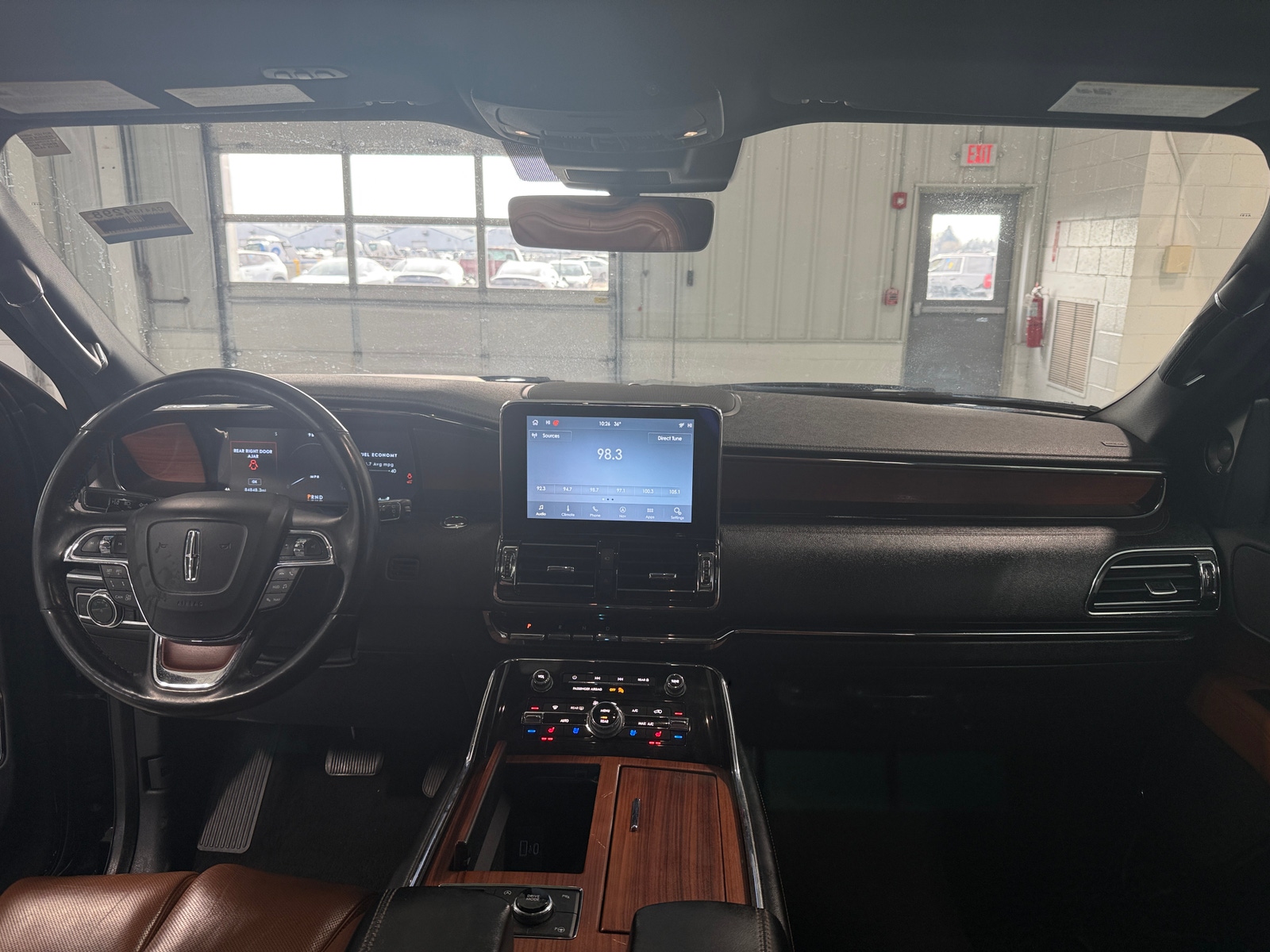 Thumbnail: 2020 Lincoln Navigator L - 2