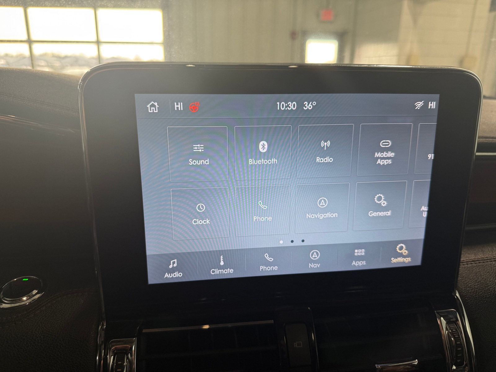 Thumbnail: 2020 Lincoln Navigator L - 3