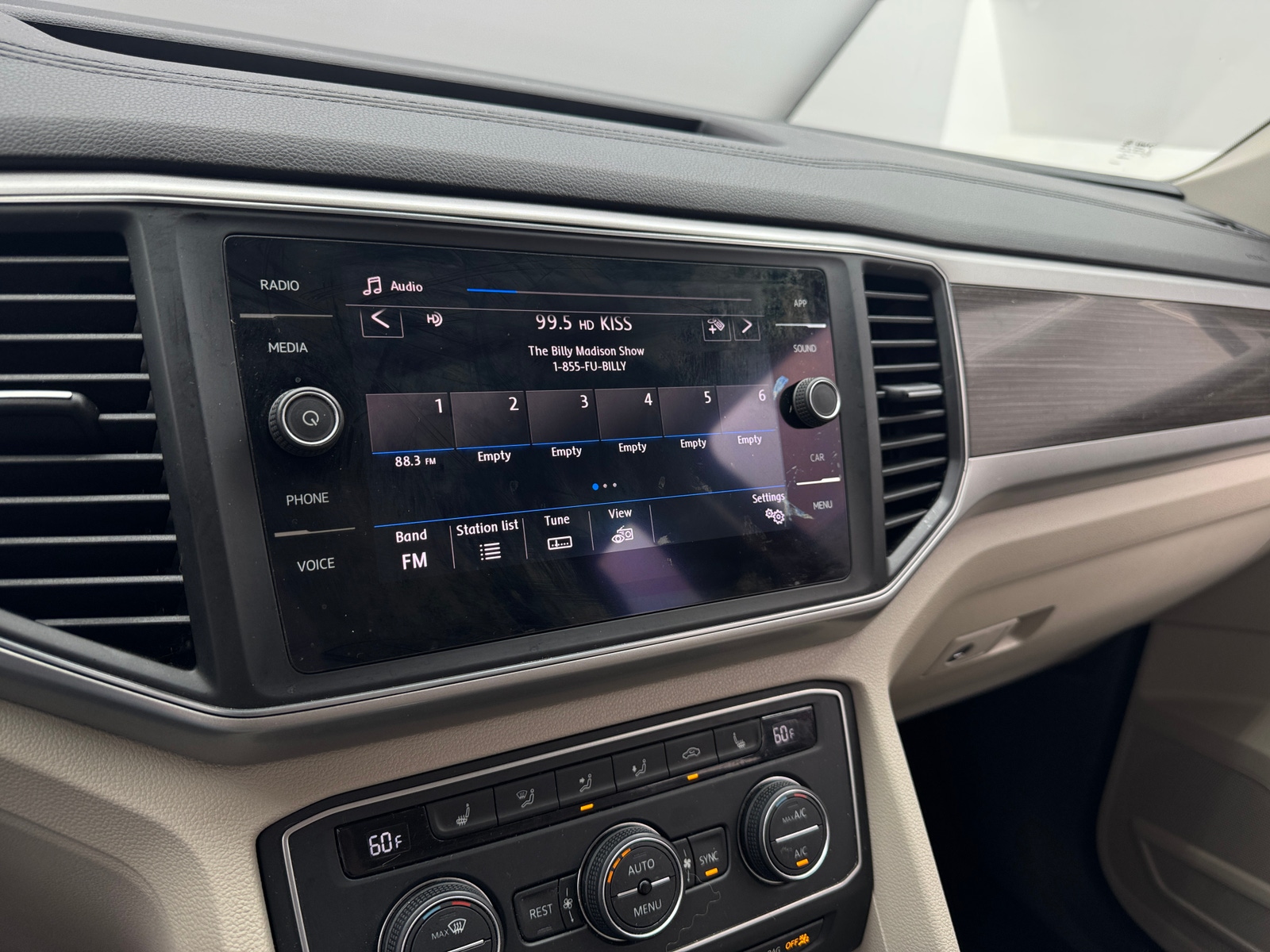 Thumbnail: 2018 Volkswagen Atlas - 3