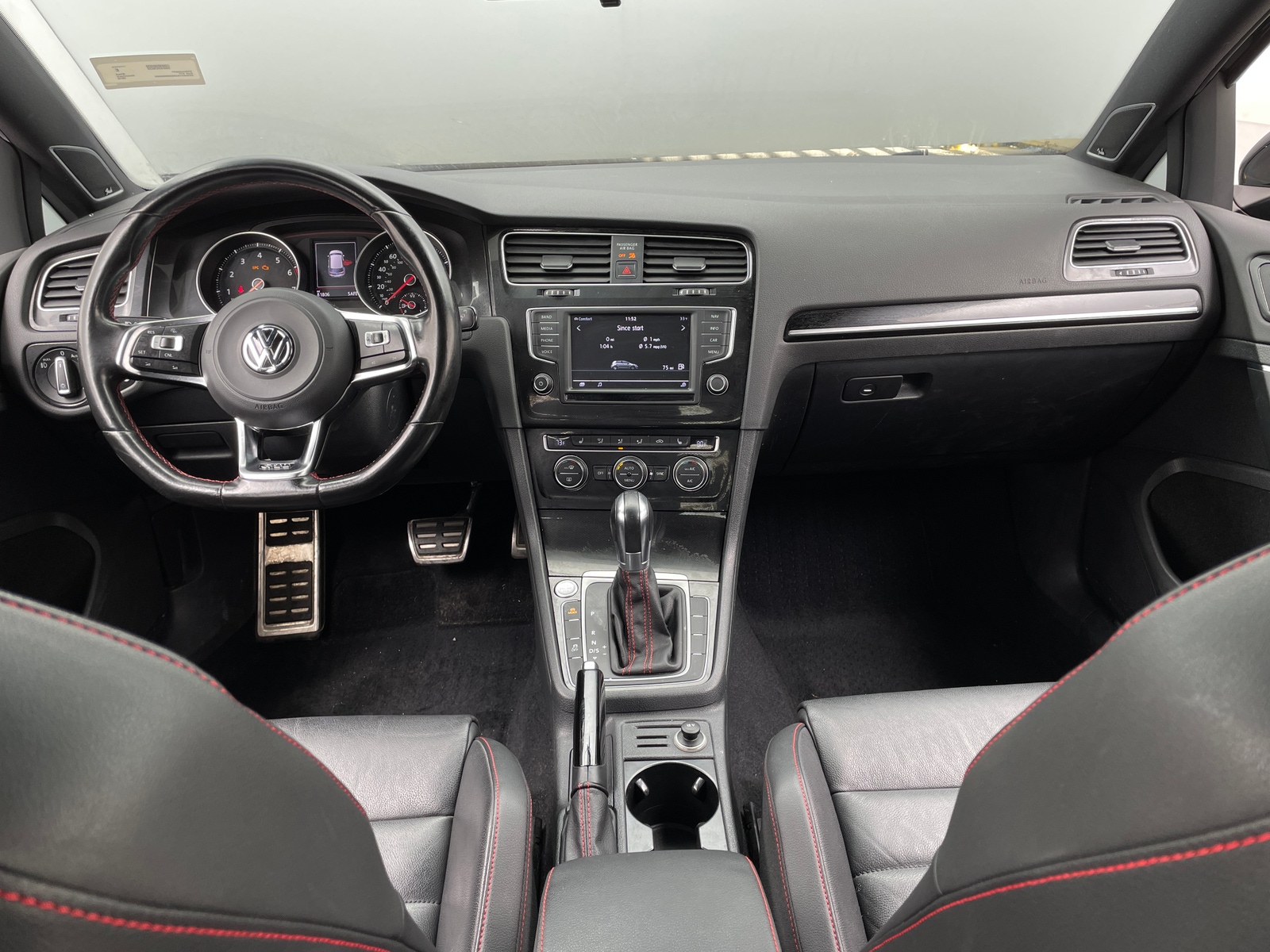 Thumbnail: 2016 Volkswagen Golf - 2