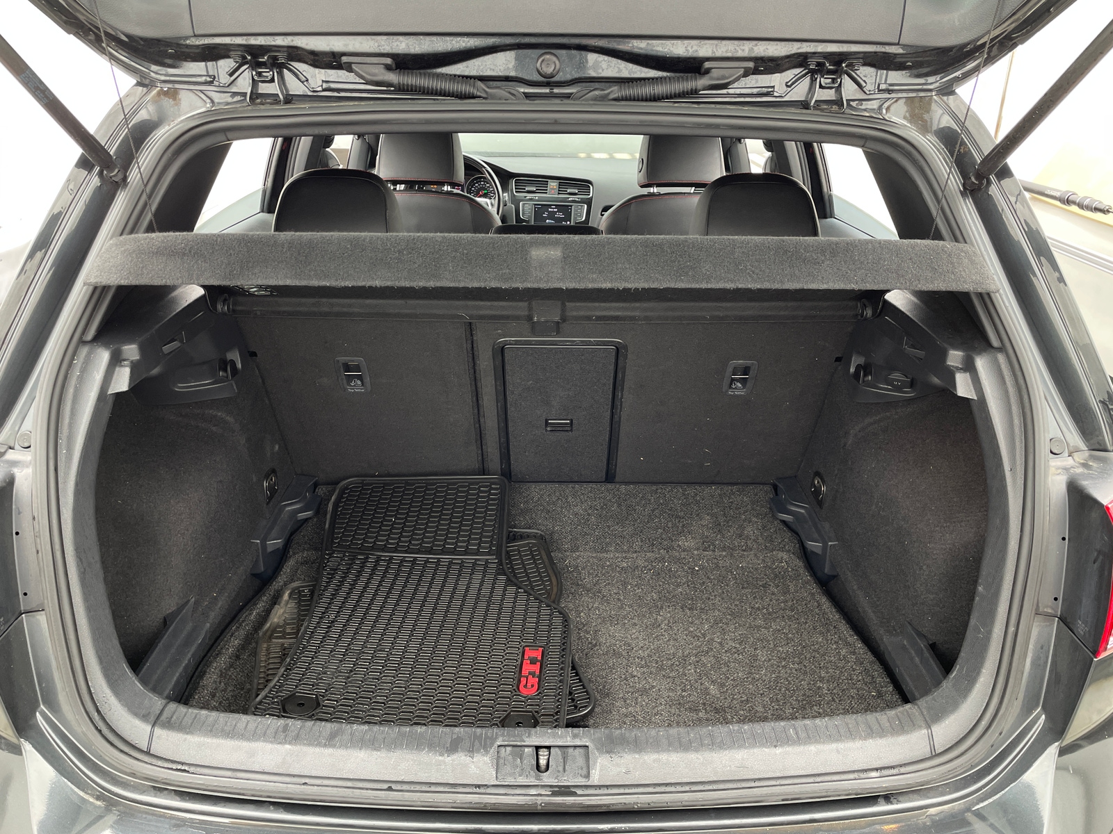 Thumbnail: 2016 Volkswagen Golf - 6