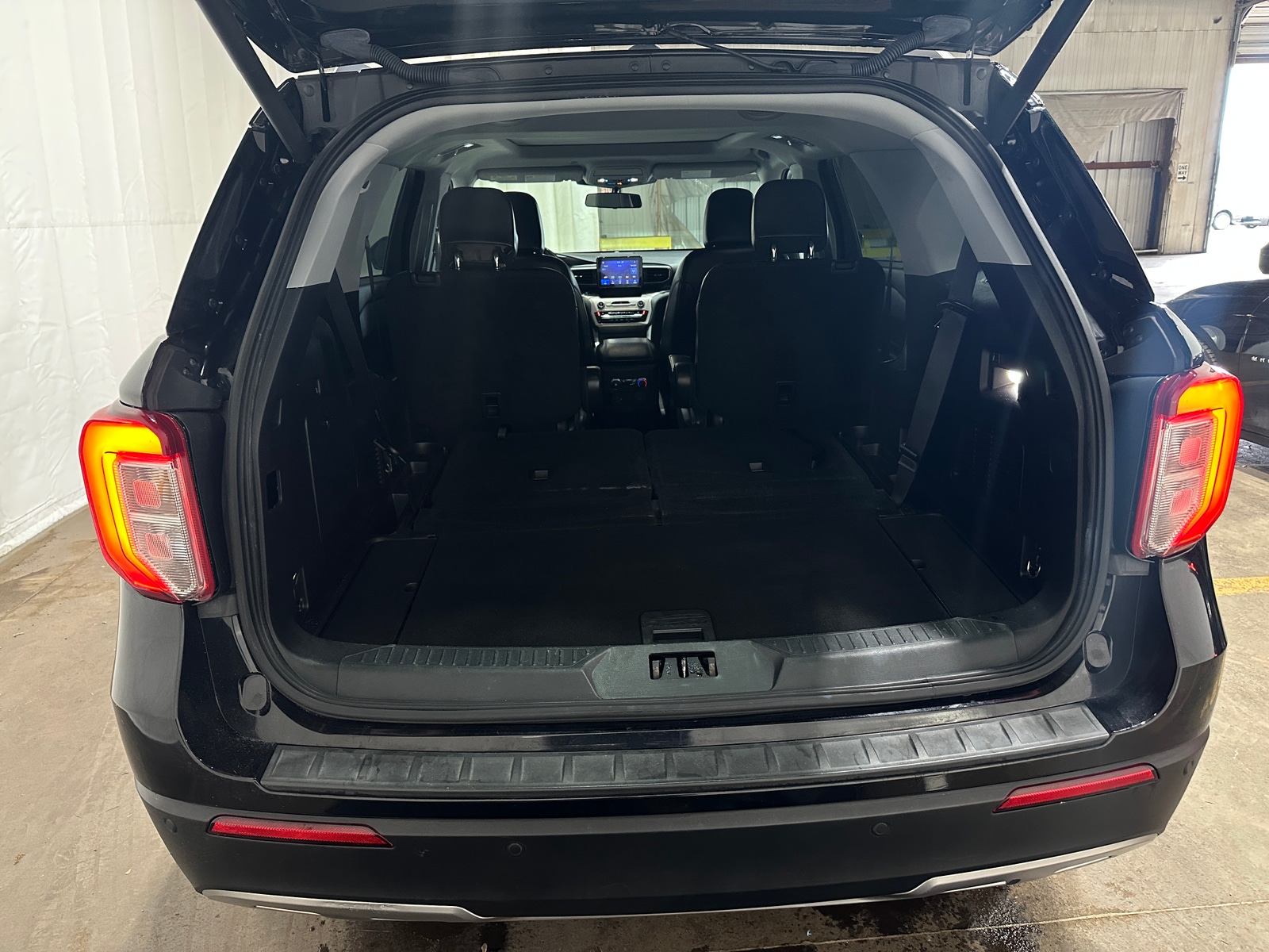 Thumbnail: 2021 Ford Explorer - 6