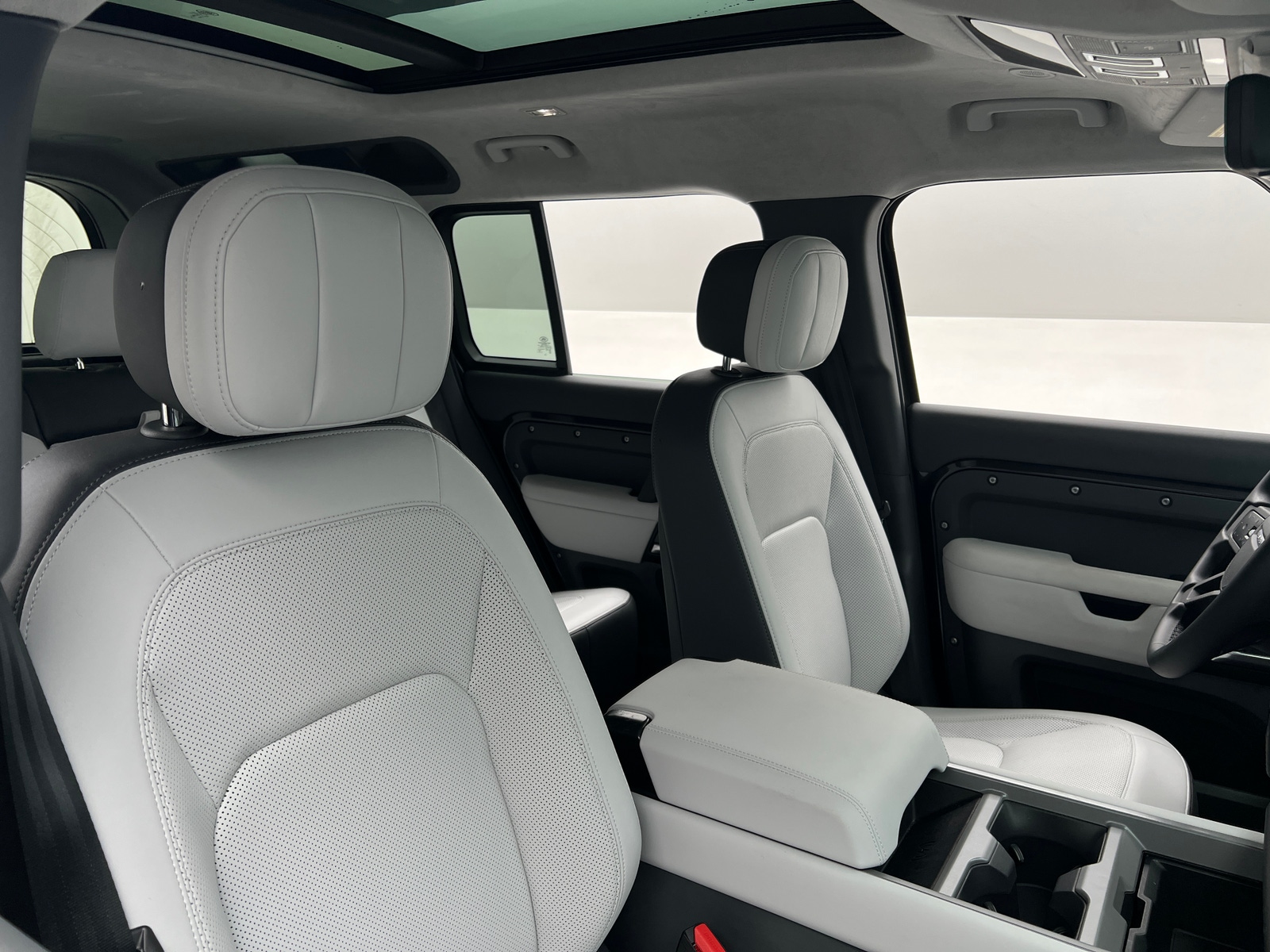 Thumbnail: 2025 Land Rover Defender - 2