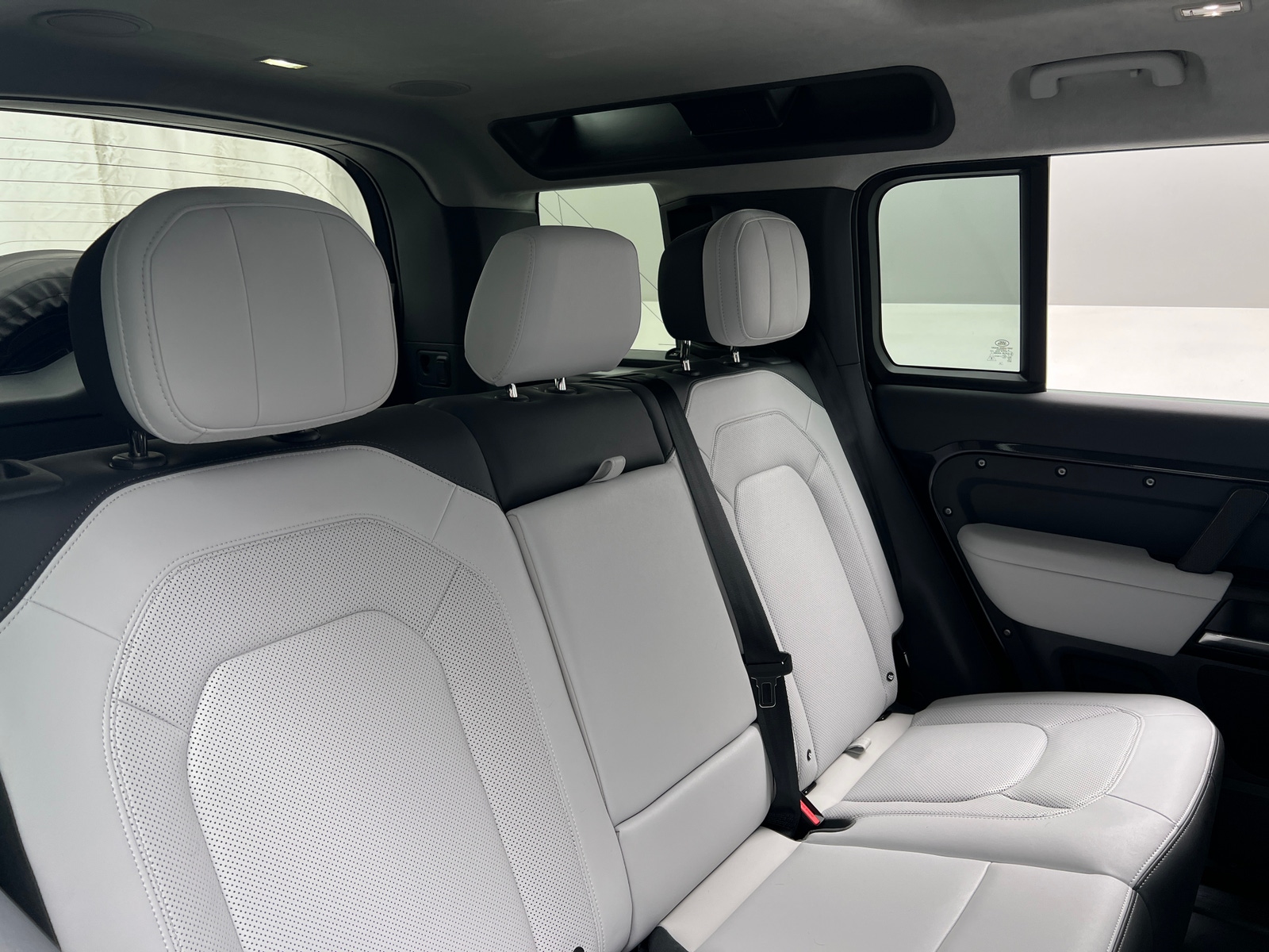 Thumbnail: 2025 Land Rover Defender - 6