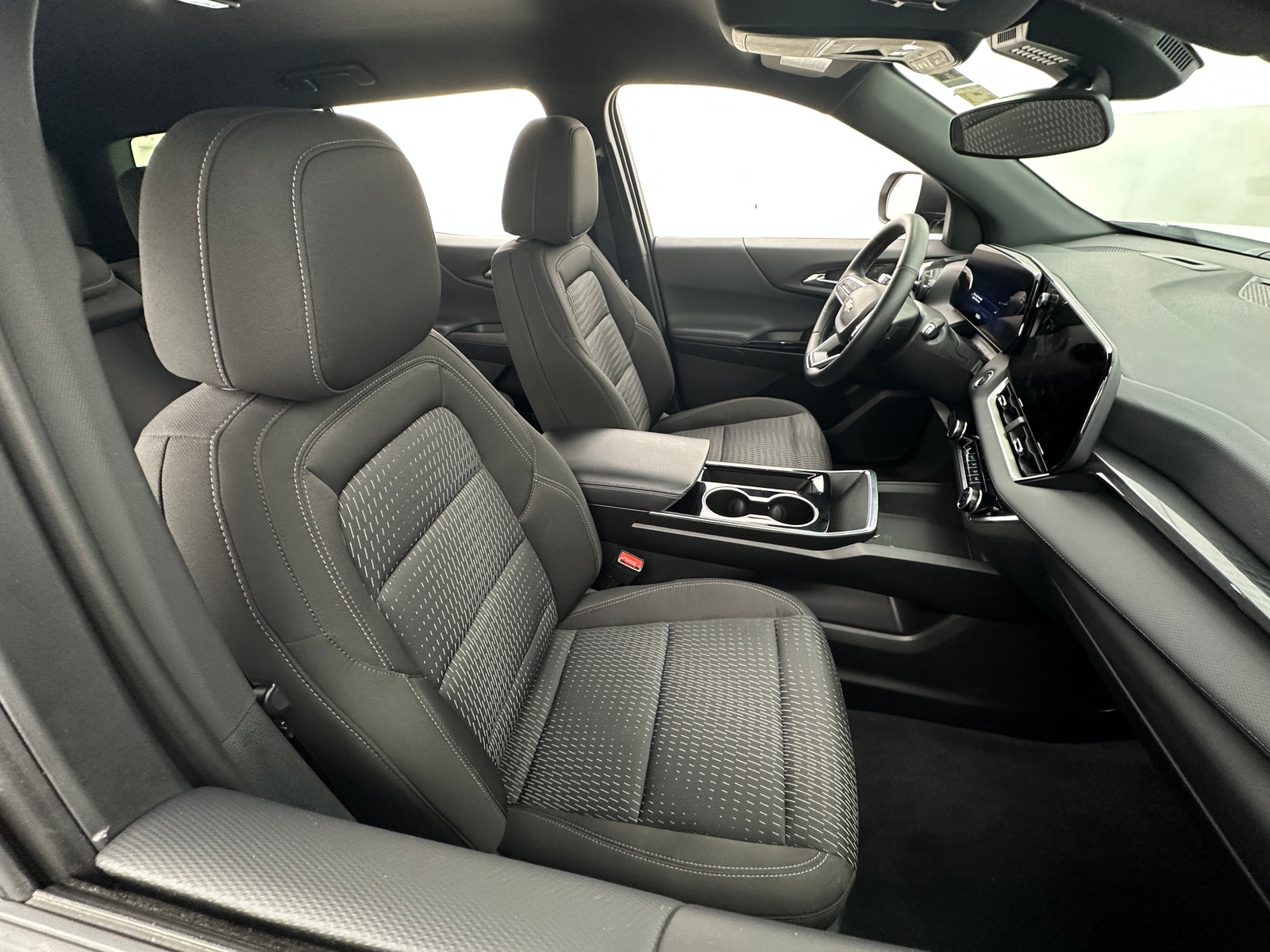 Thumbnail: 2025 Chevrolet Equinox - 2