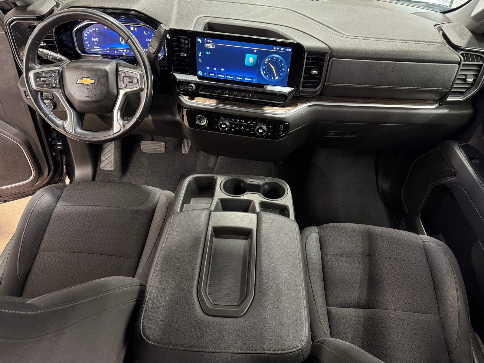 Thumbnail: 2022 Chevrolet Silverado 1500 - 3