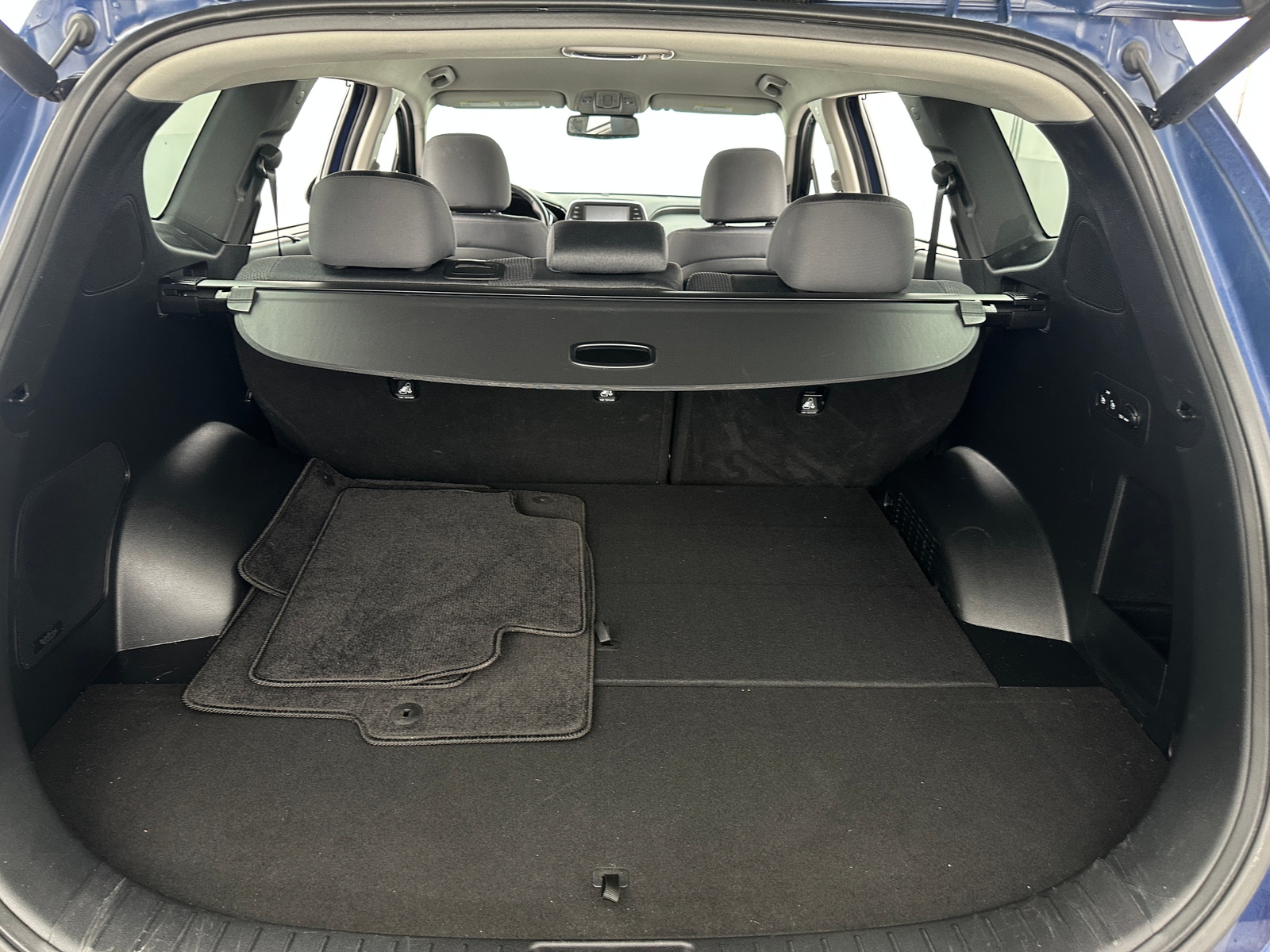 Thumbnail: 2020 Hyundai Santa Fe - 7