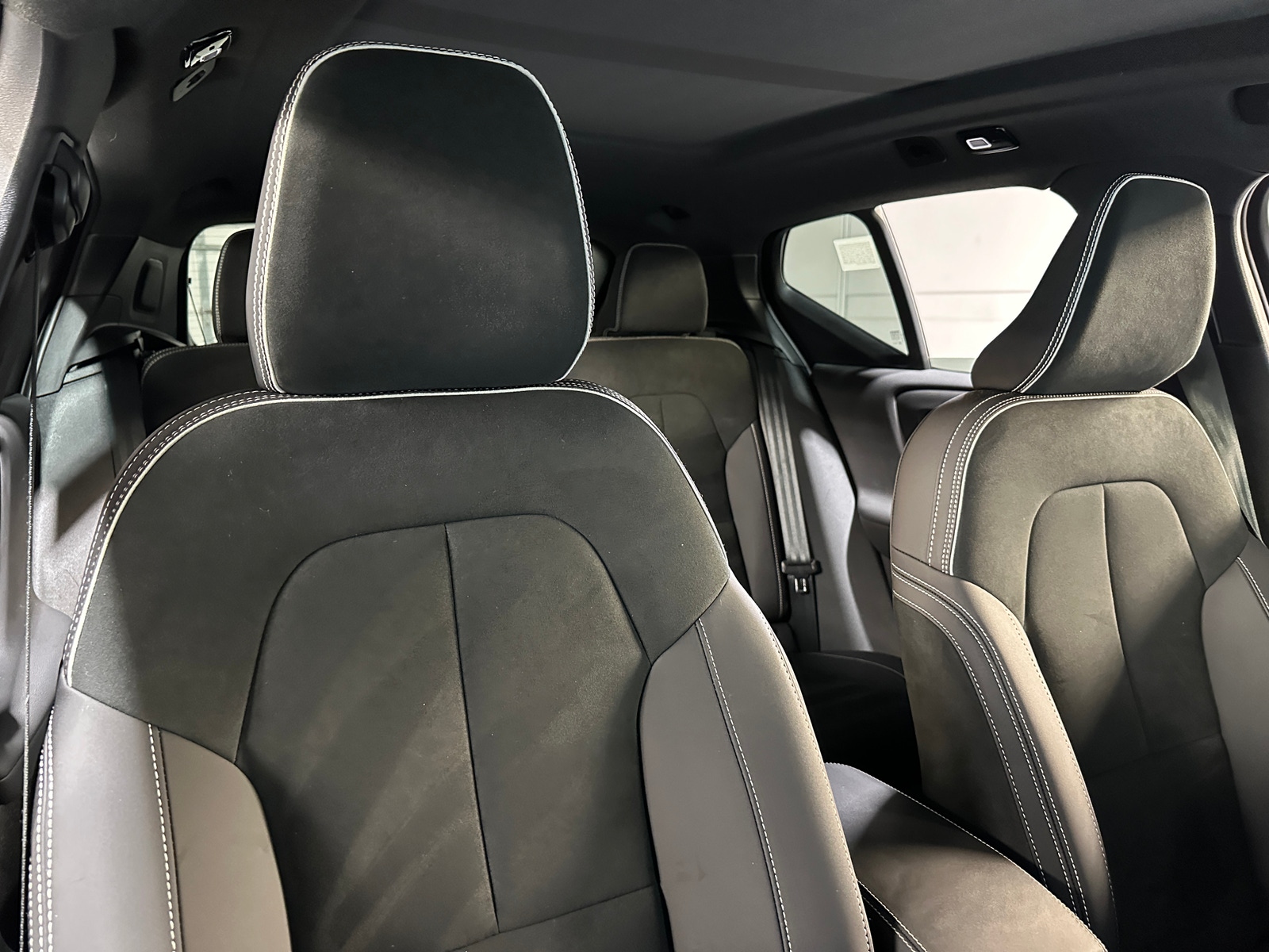 Thumbnail: 2024 Volvo XC40 - 2