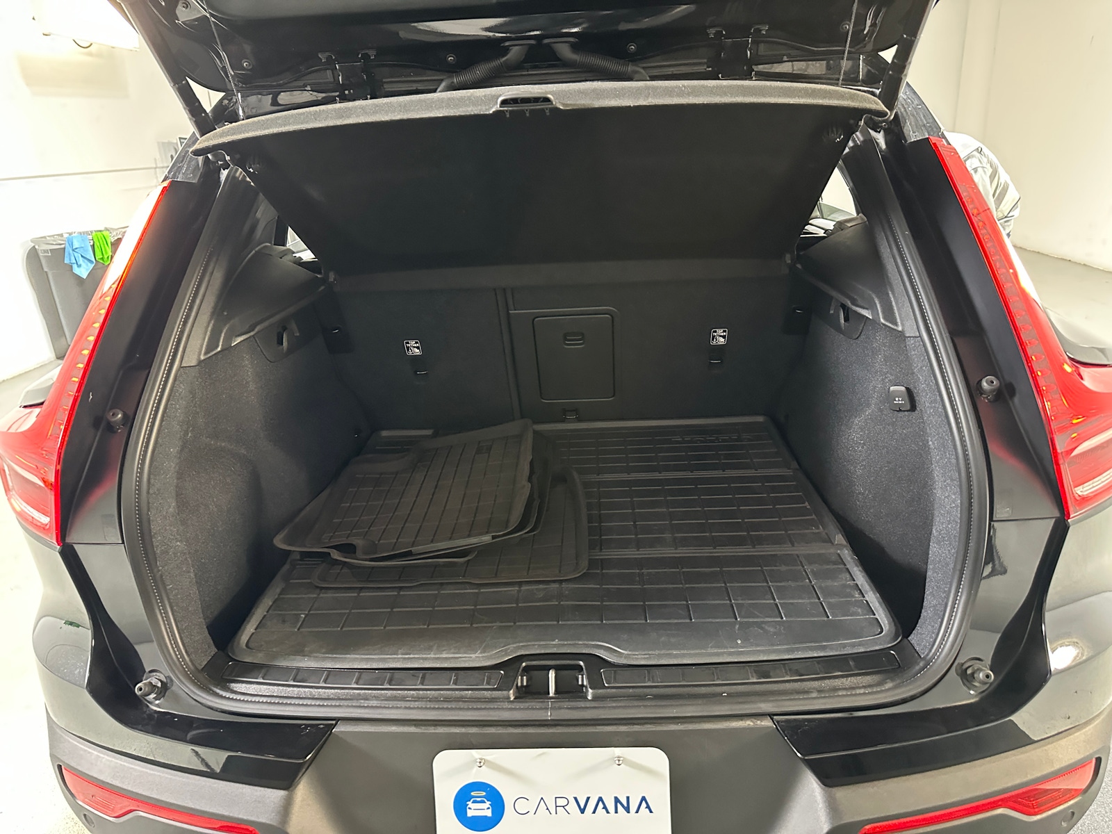 Thumbnail: 2024 Volvo XC40 - 7