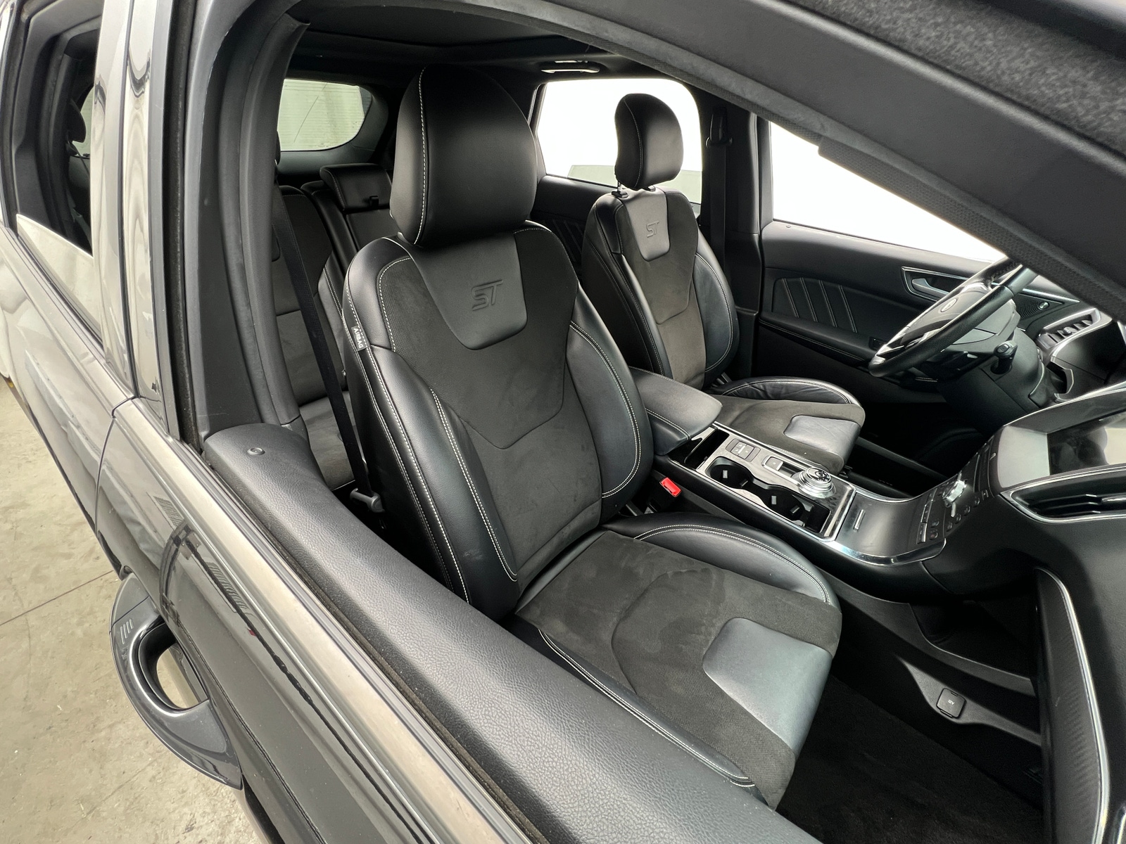 Thumbnail: 2019 Ford Edge - 2