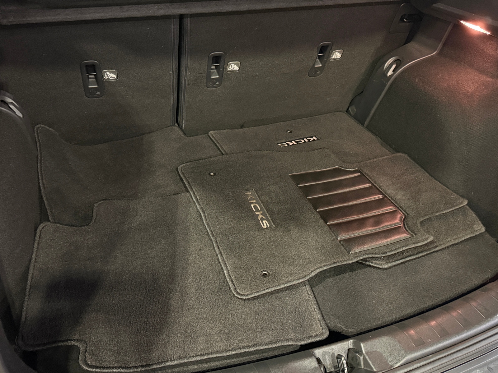 Thumbnail: 2018 Nissan Kicks - 7