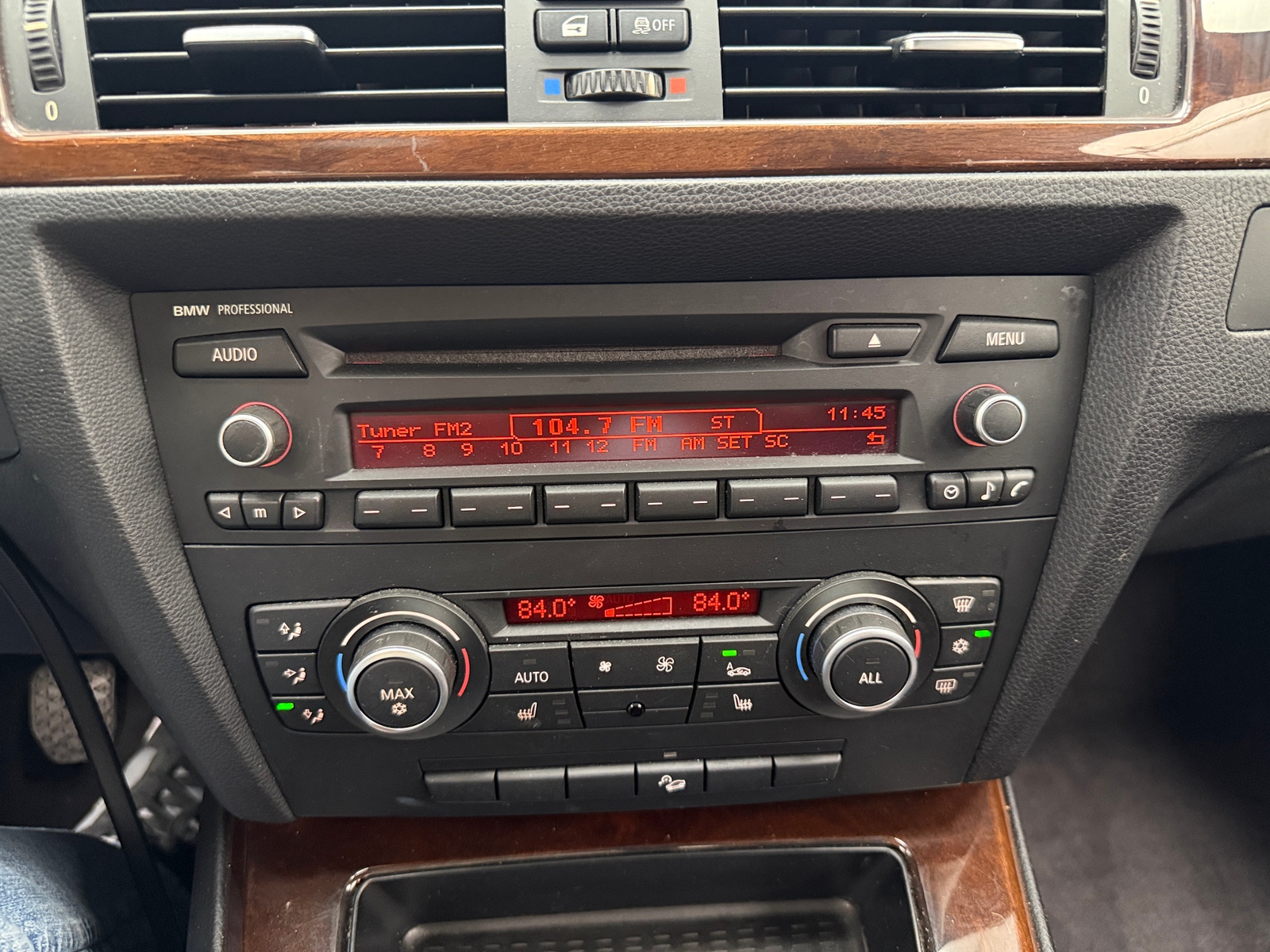 Thumbnail: 2011 BMW 3 Series - 3