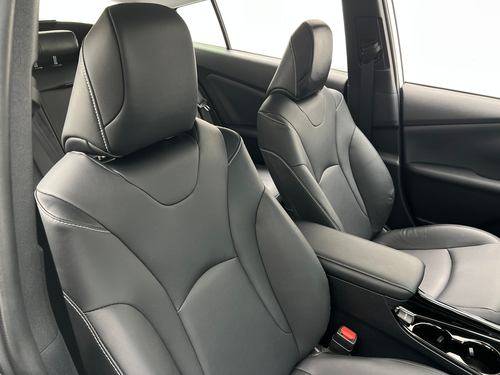 Thumbnail: 2020 Toyota Prius Prime - 2