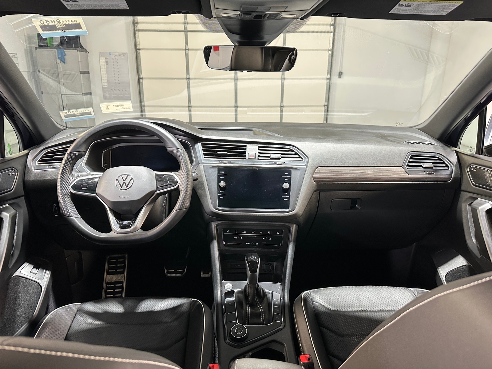 Thumbnail: 2023 Volkswagen Tiguan - 2