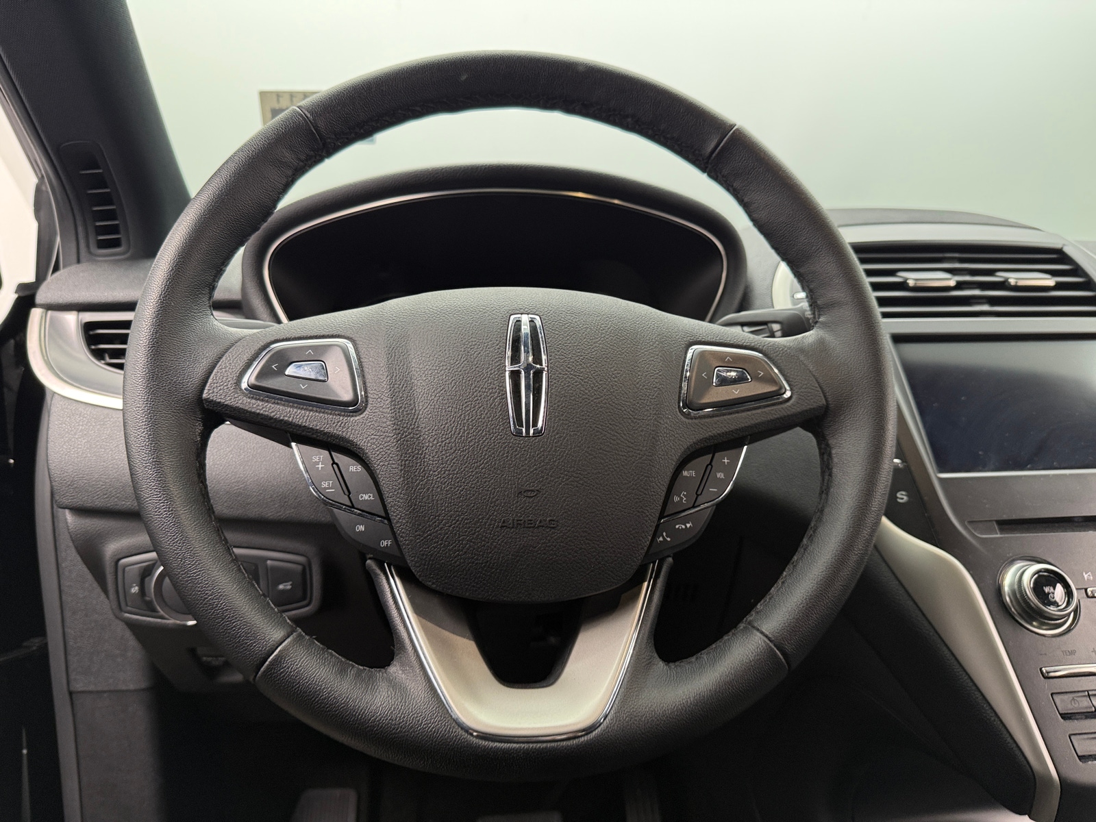 Thumbnail: 2019 Lincoln MKC - 4