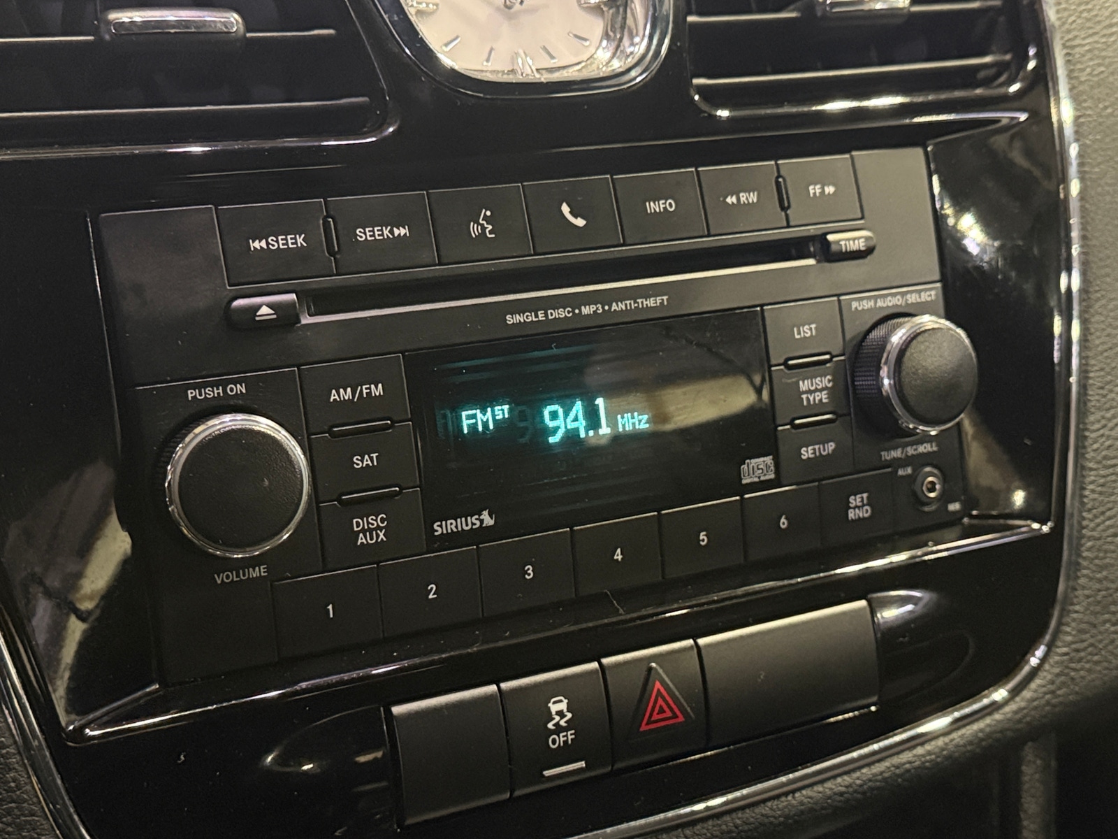 Thumbnail: 2012 Chrysler 200 - 4