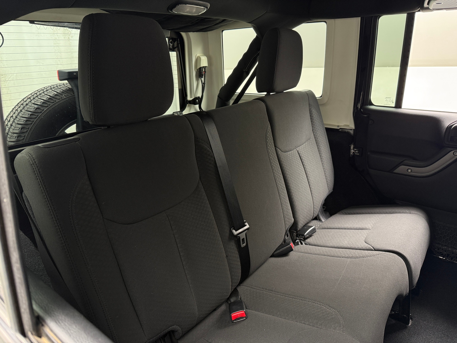 Thumbnail: 2016 Jeep Wrangler - 6