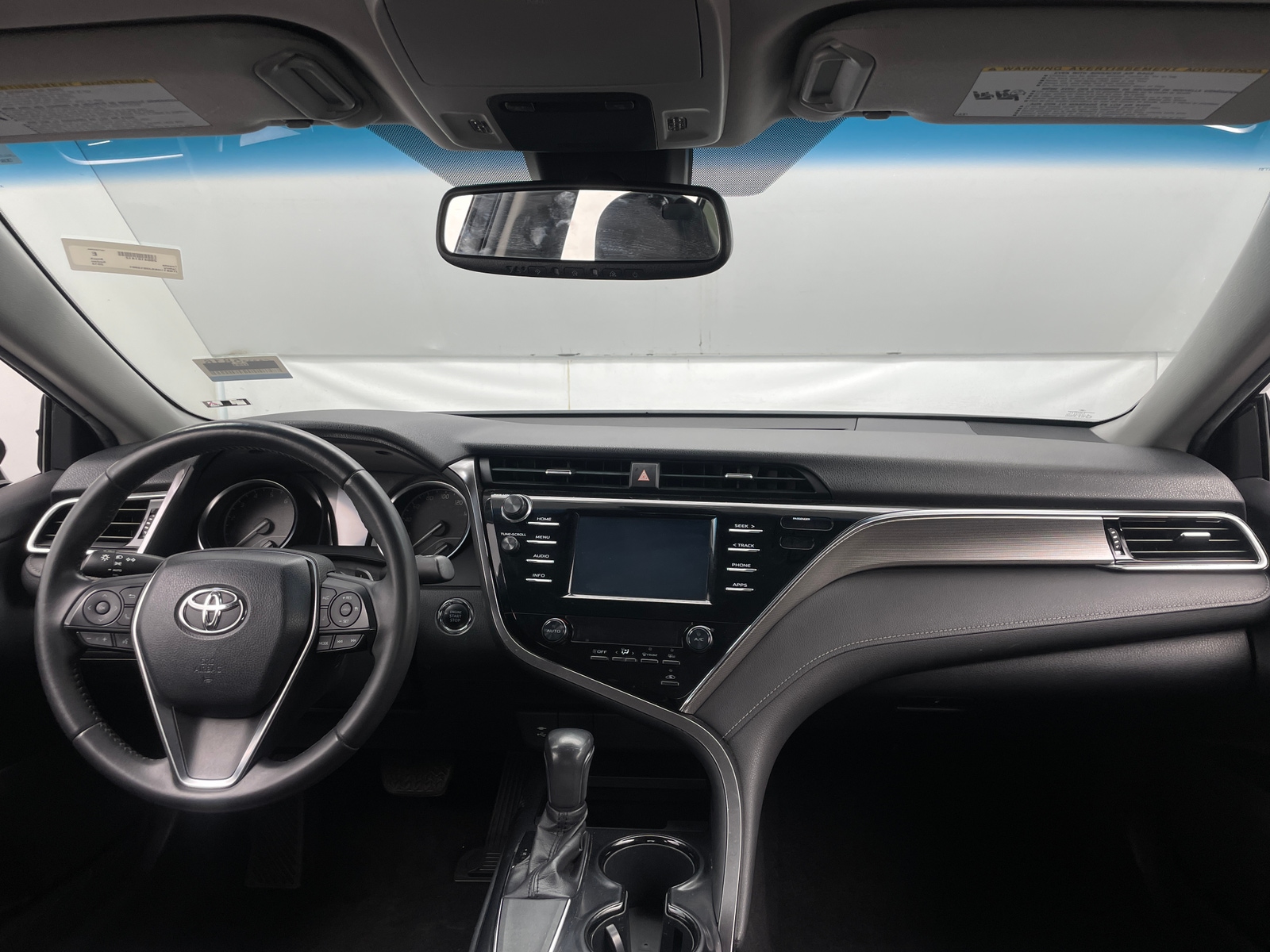 Thumbnail: 2018 Toyota Camry - 3