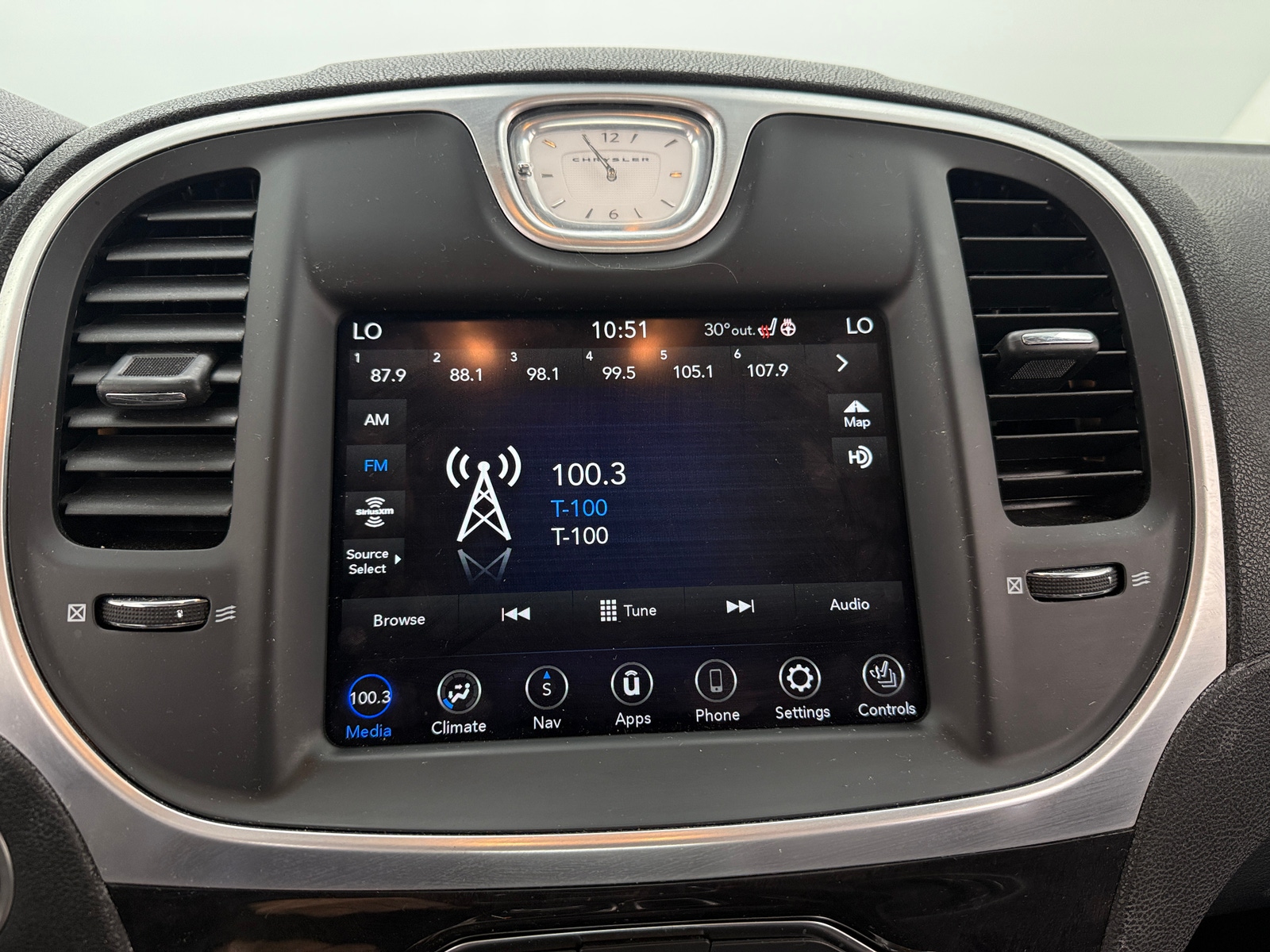 Thumbnail: 2019 Chrysler 300 - 3