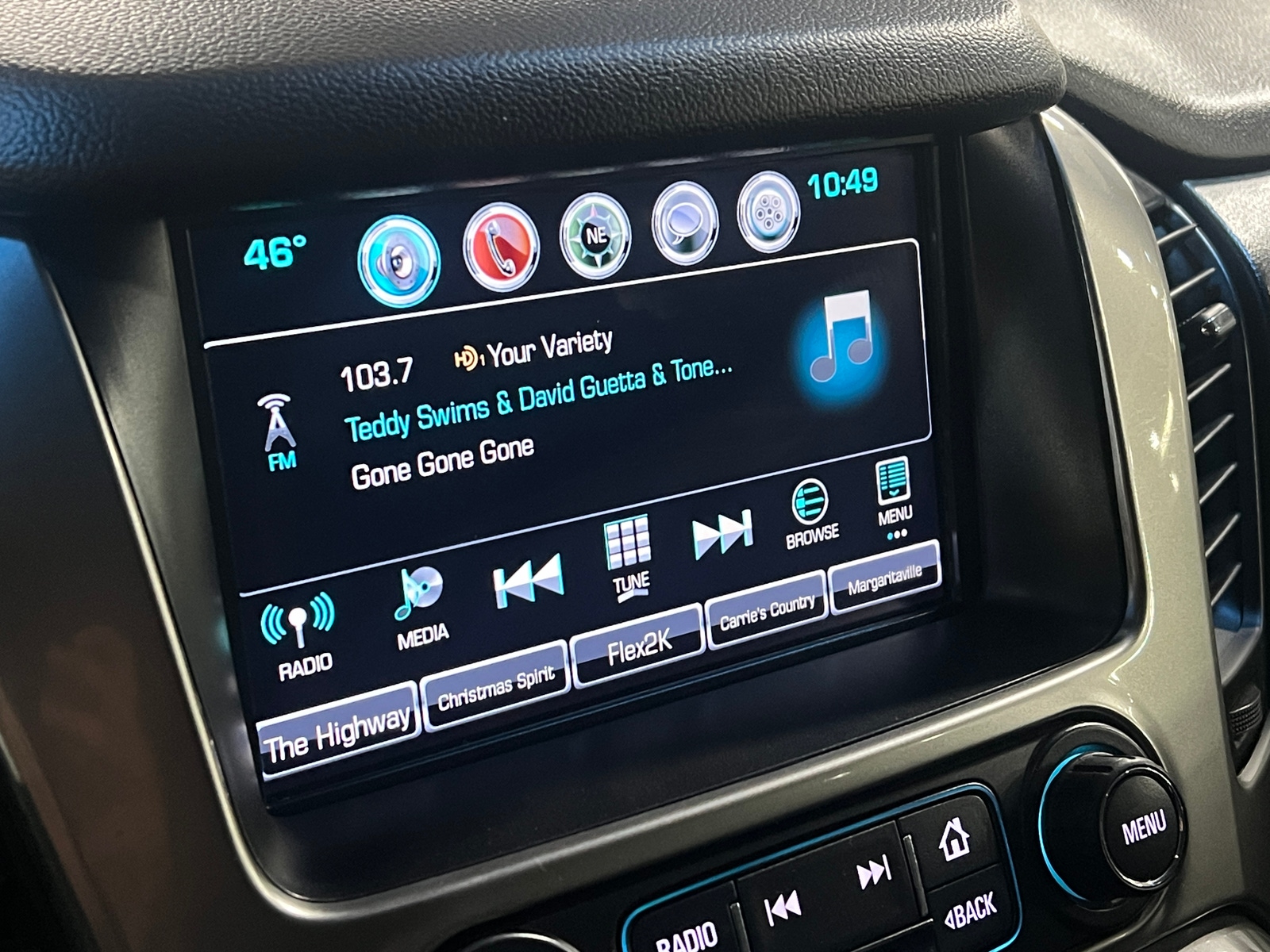 Thumbnail: 2018 Chevrolet Suburban - 3