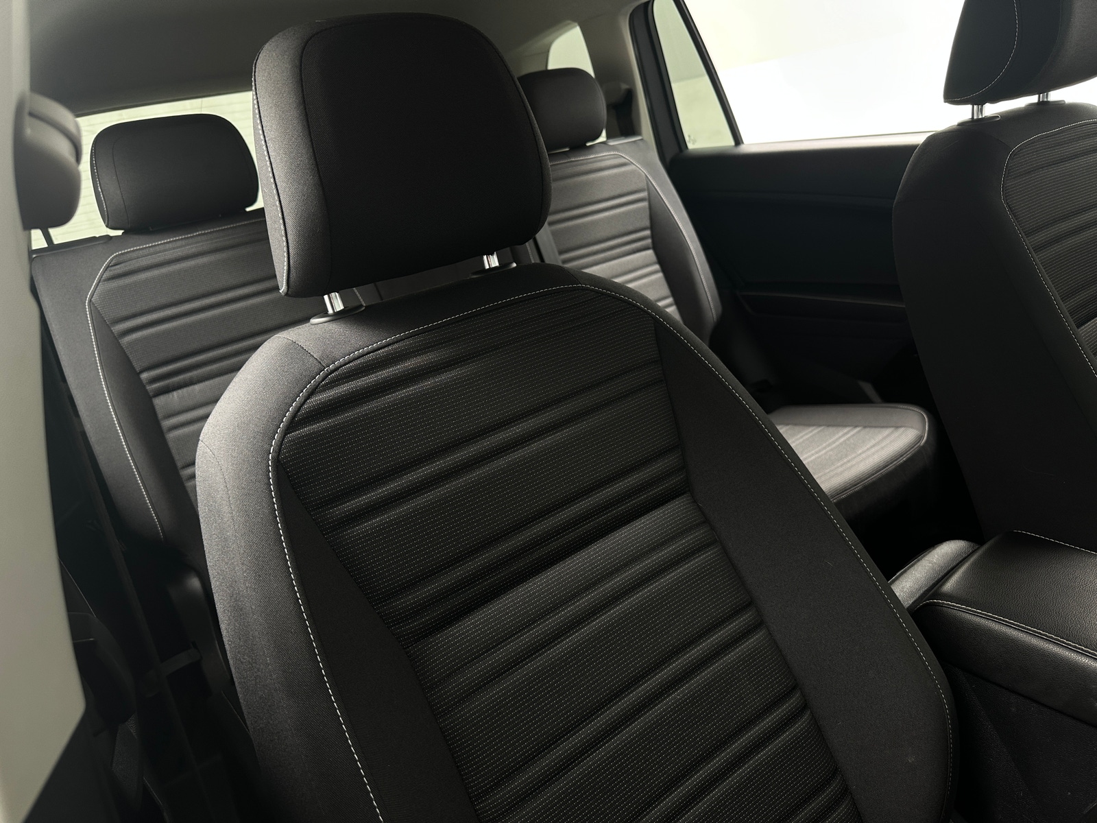 Thumbnail: 2022 Volkswagen Tiguan - 2