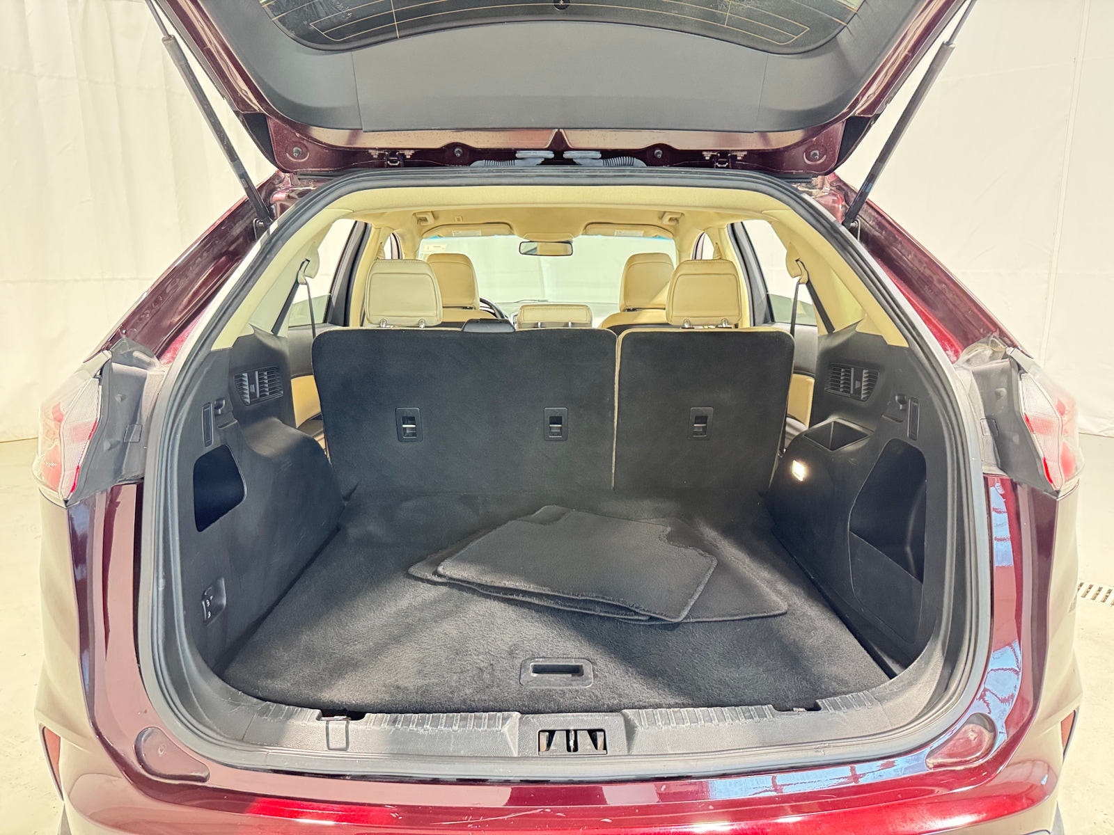 Thumbnail: 2021 Ford Edge - 6