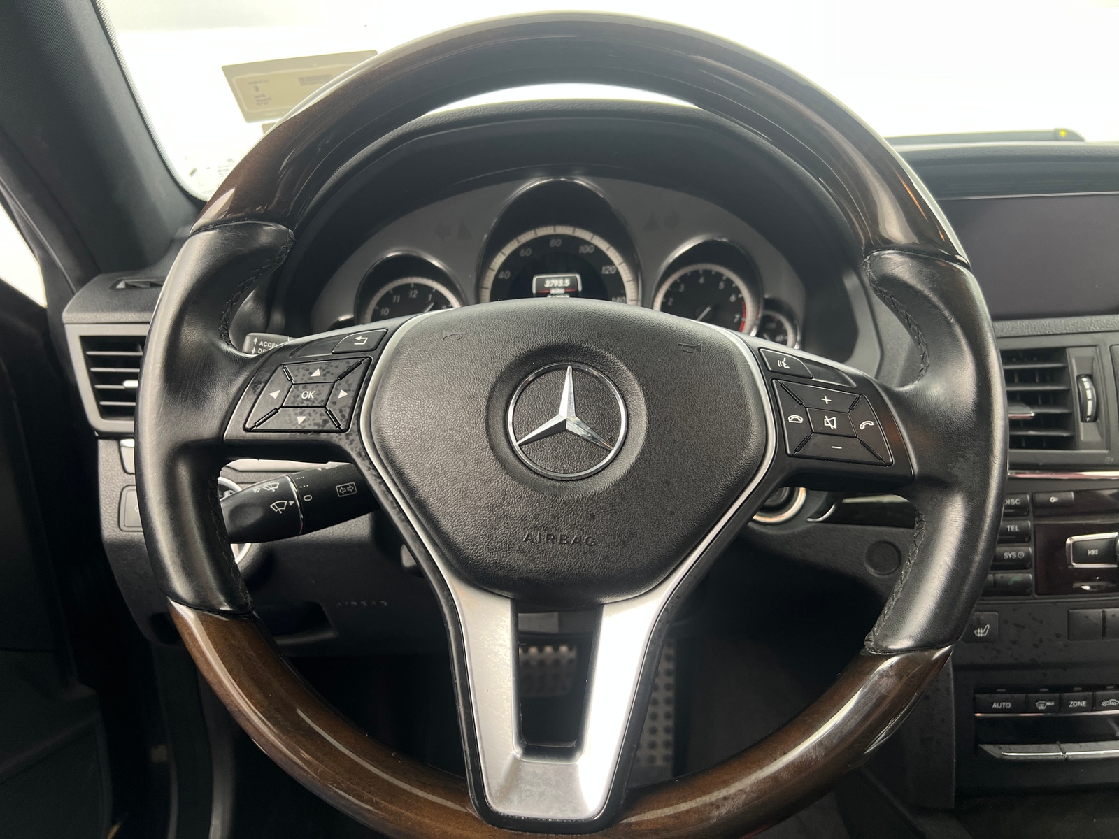 Thumbnail: 2013 Mercedes-Benz E-Class - 3