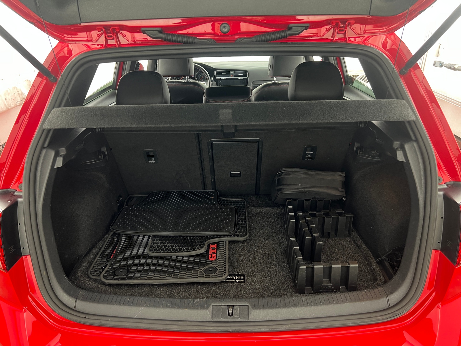 Thumbnail: 2018 Volkswagen Golf - 6