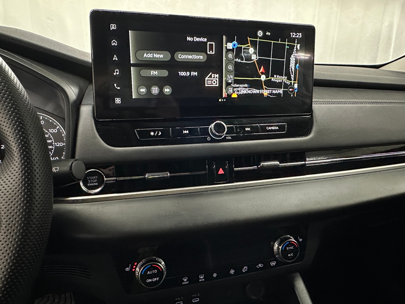 Thumbnail: 2025 Mitsubishi Outlander - 4