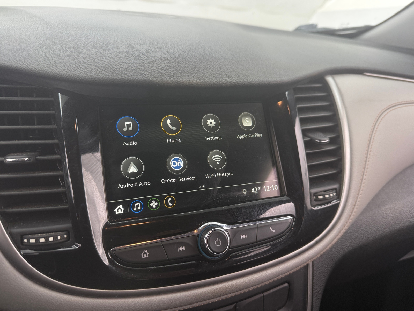 Thumbnail: 2018 Chevrolet Trax - 3