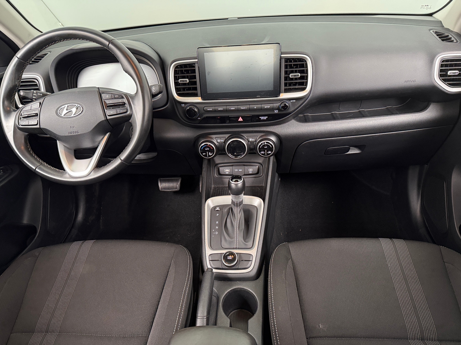 Thumbnail: 2023 Hyundai Venue - 3