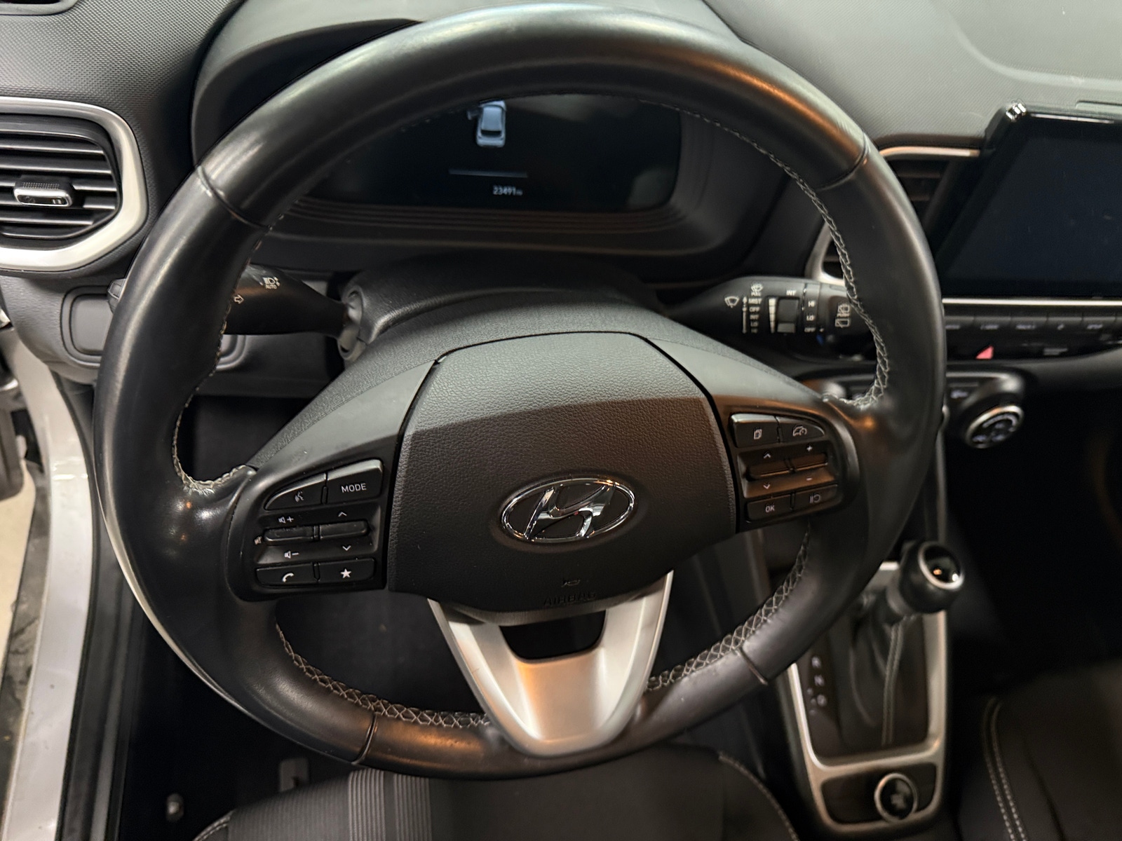 Thumbnail: 2023 Hyundai Venue - 5