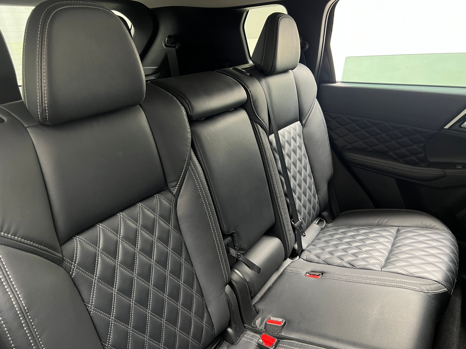 Thumbnail: 2022 Mitsubishi Outlander - 5